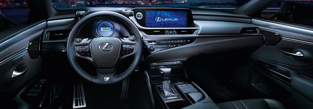 2020 Lexus ES Steering Wheel and Touchscreen Display