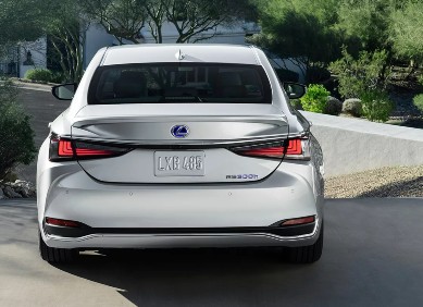 A close view of the back of the Lexus ES 300h.