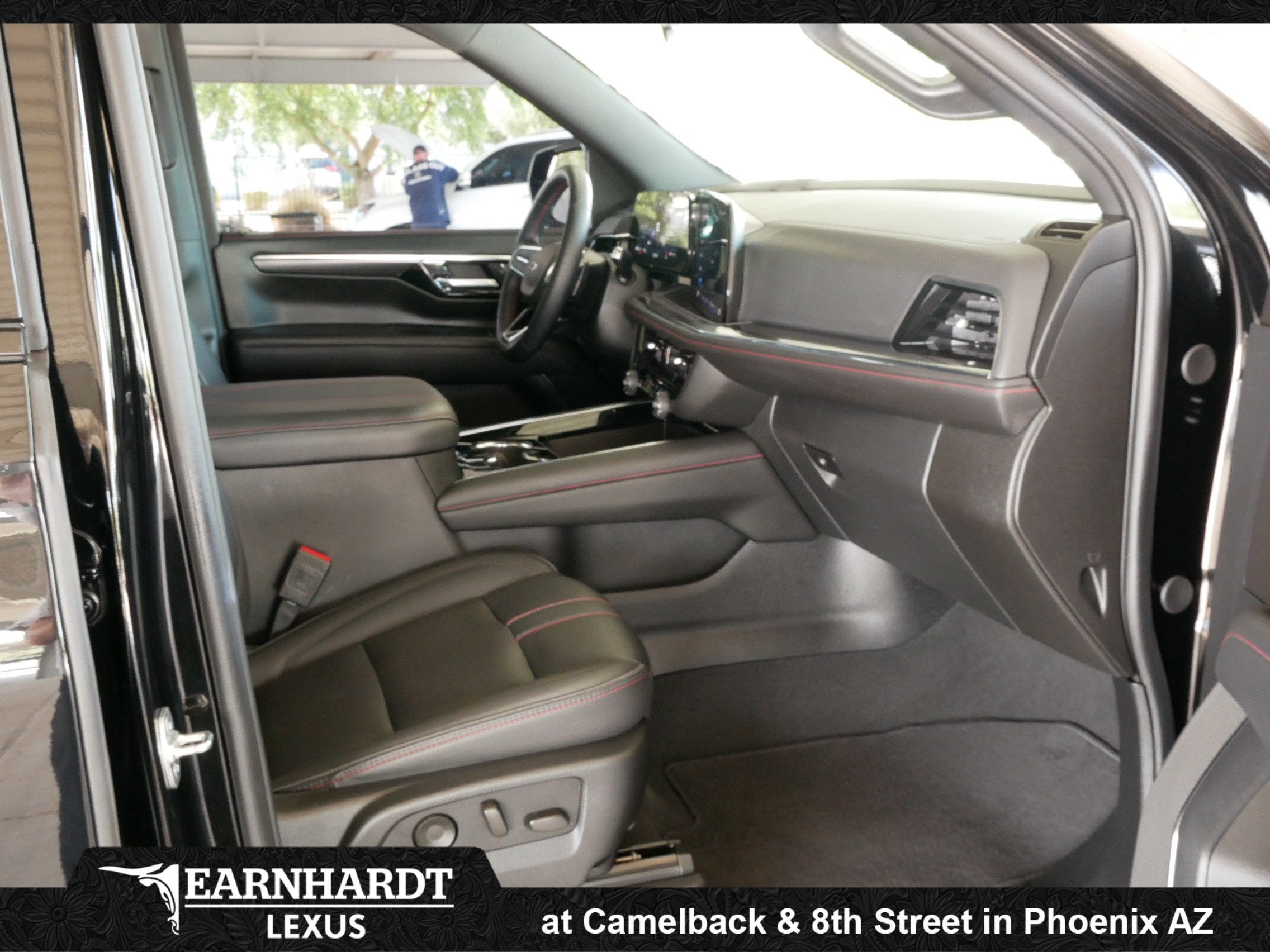 2025 Chevrolet Suburban RST