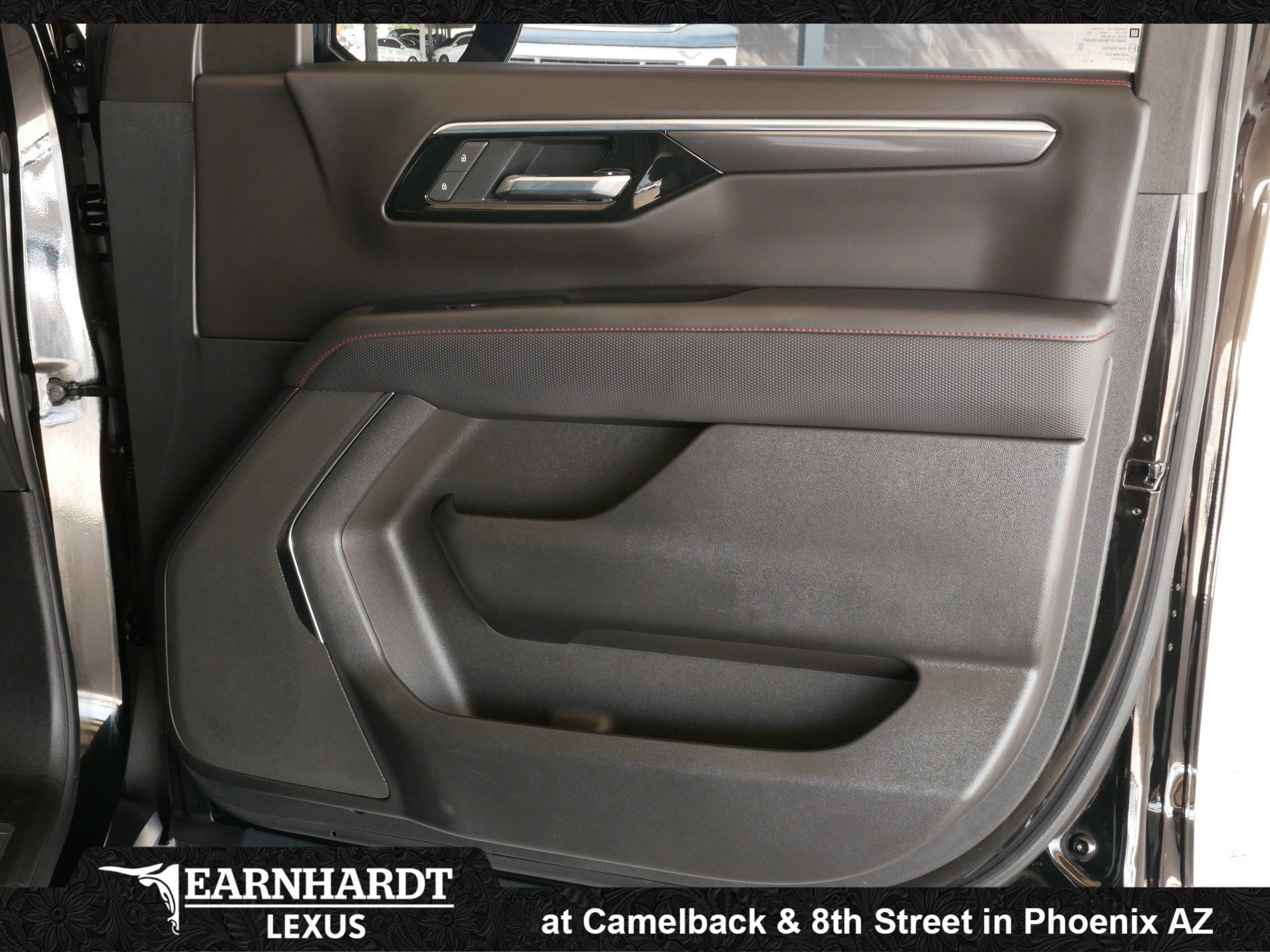2025 Chevrolet Suburban RST