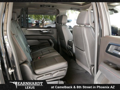 2025 Chevrolet Suburban RST