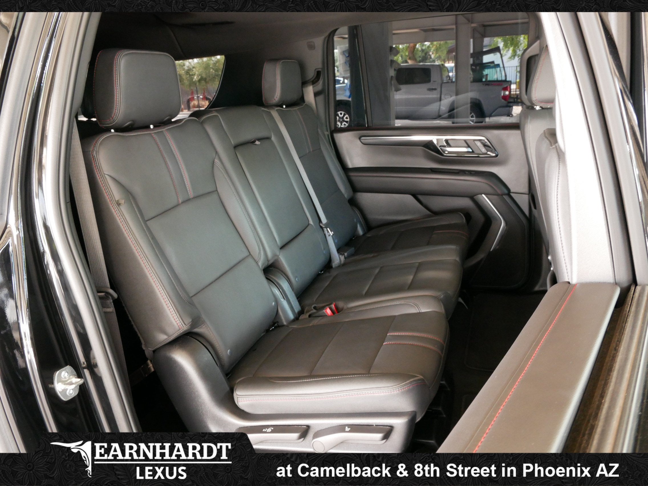 2025 Chevrolet Suburban RST