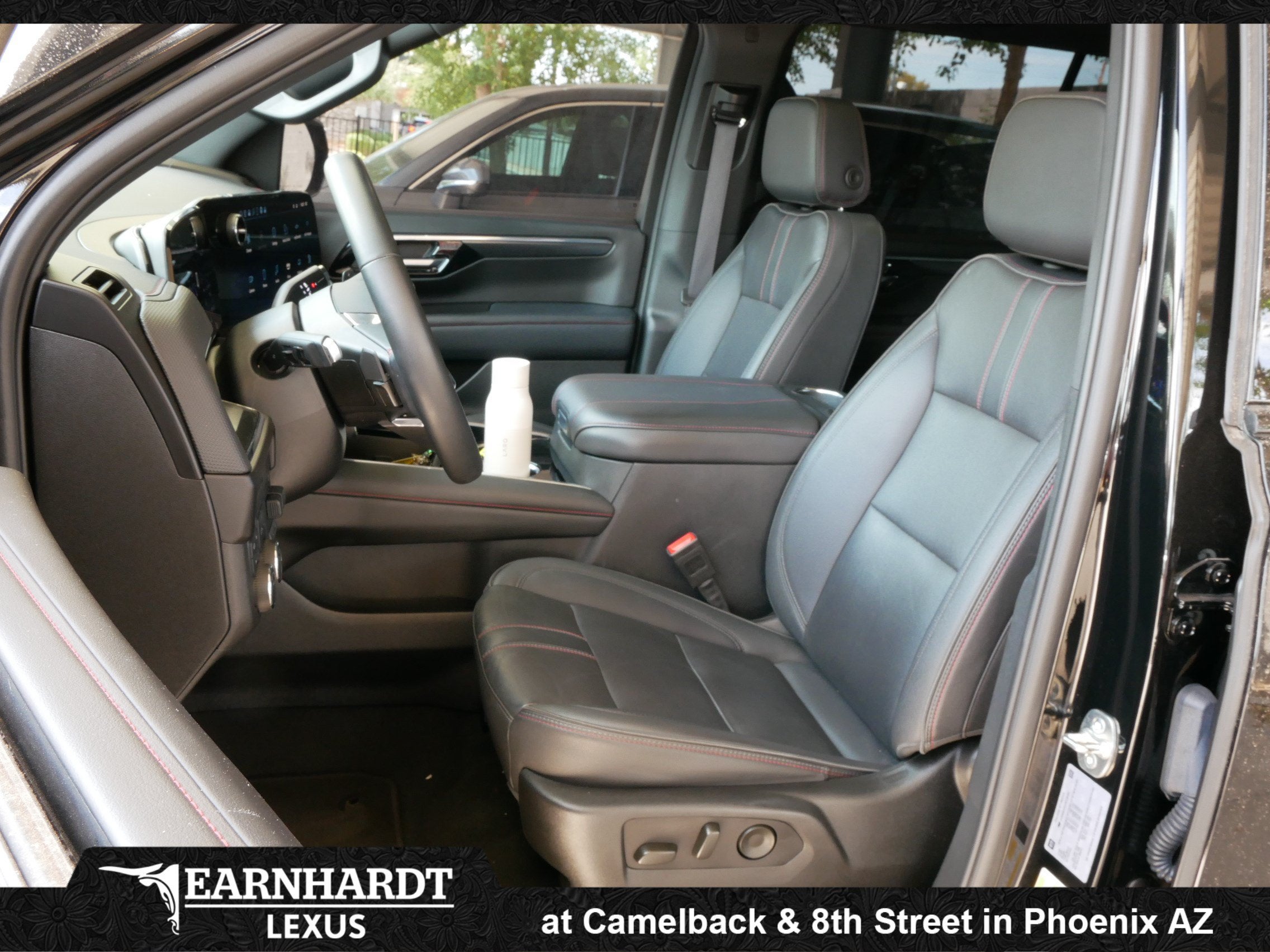 2025 Chevrolet Suburban RST
