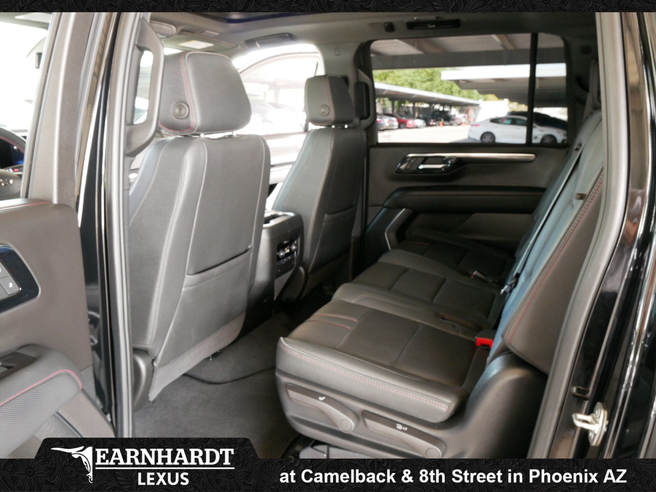 2025 Chevrolet Suburban RST