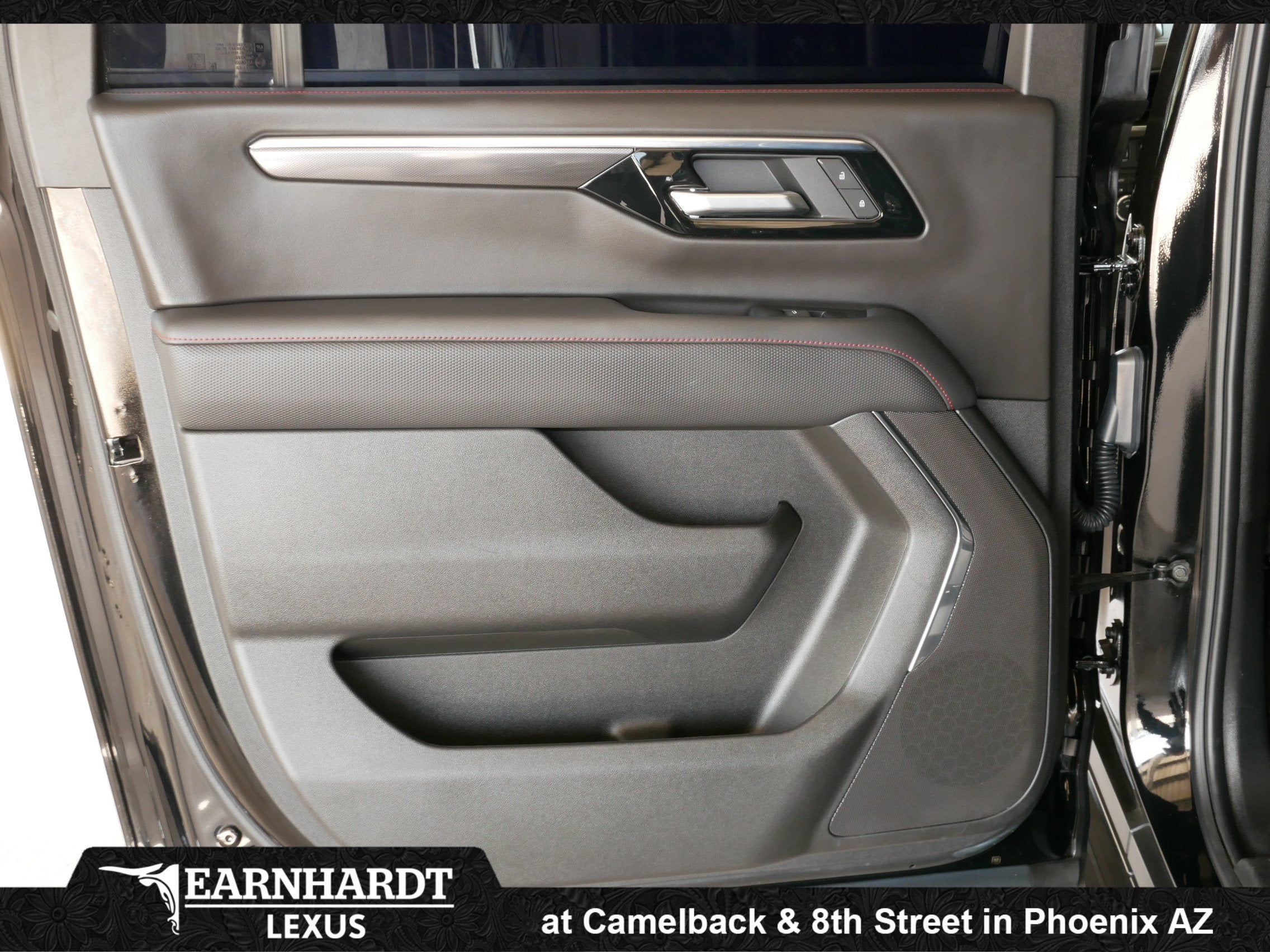 2025 Chevrolet Suburban RST