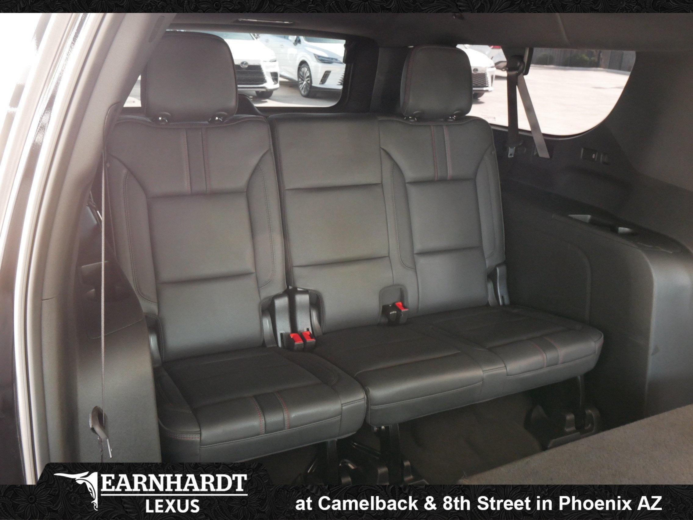 2025 Chevrolet Suburban RST