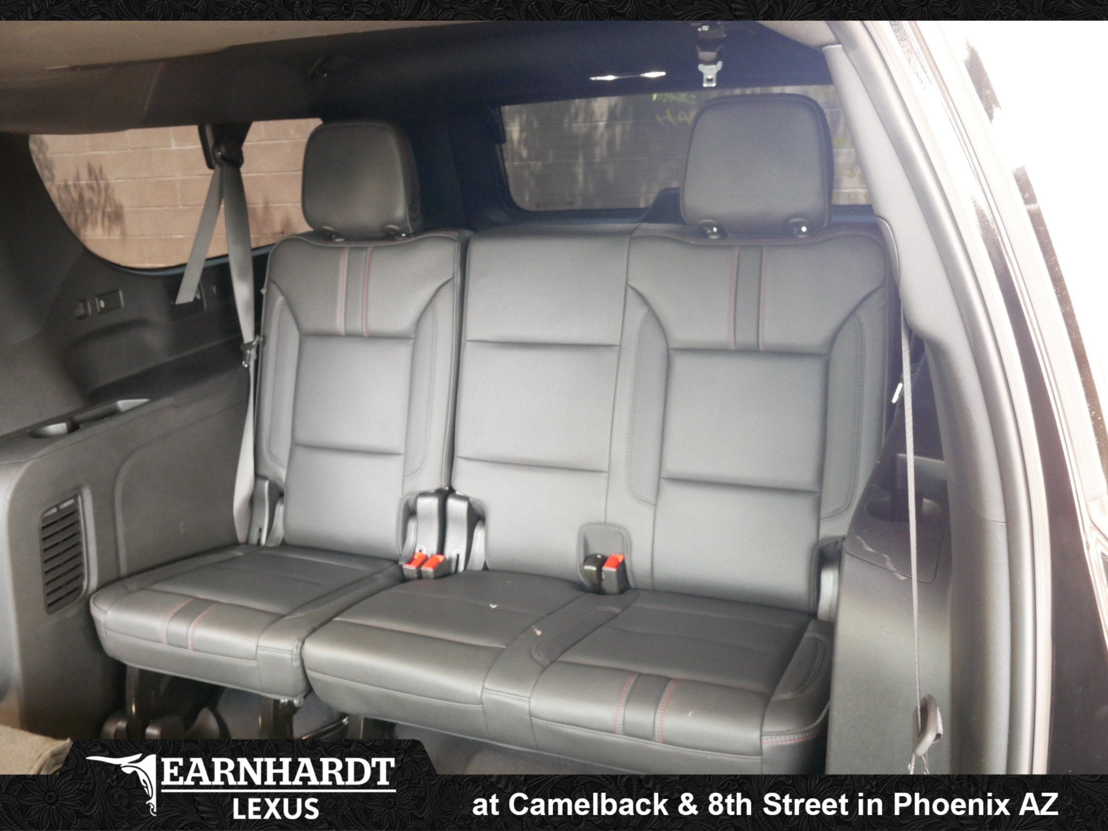 2025 Chevrolet Suburban RST