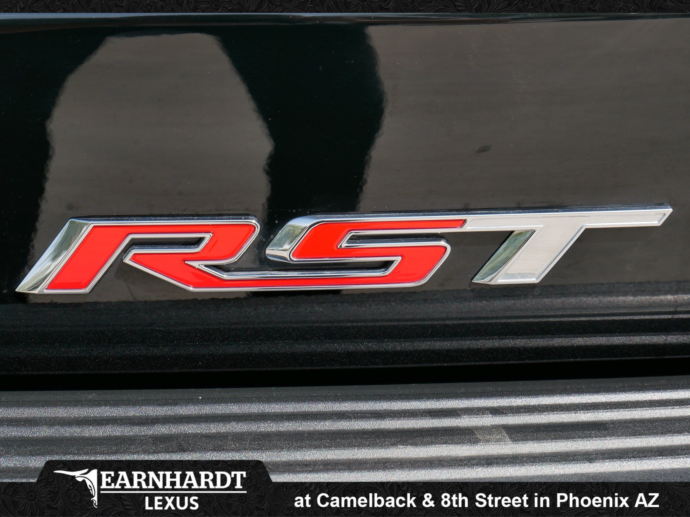 2025 Chevrolet Suburban RST