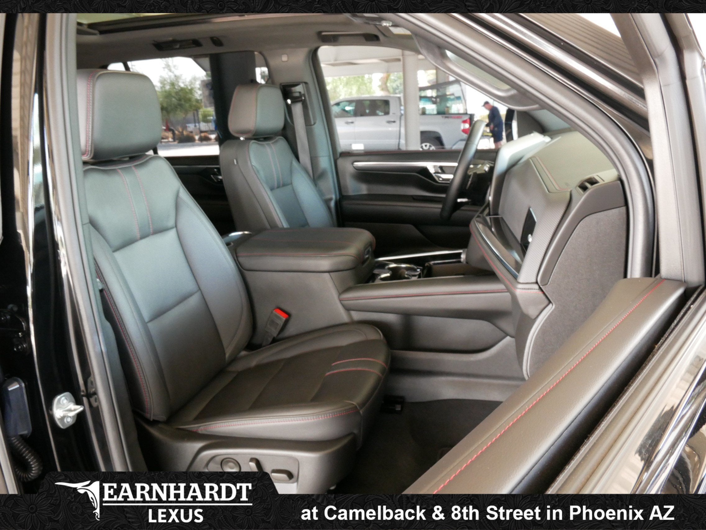 2025 Chevrolet Suburban RST