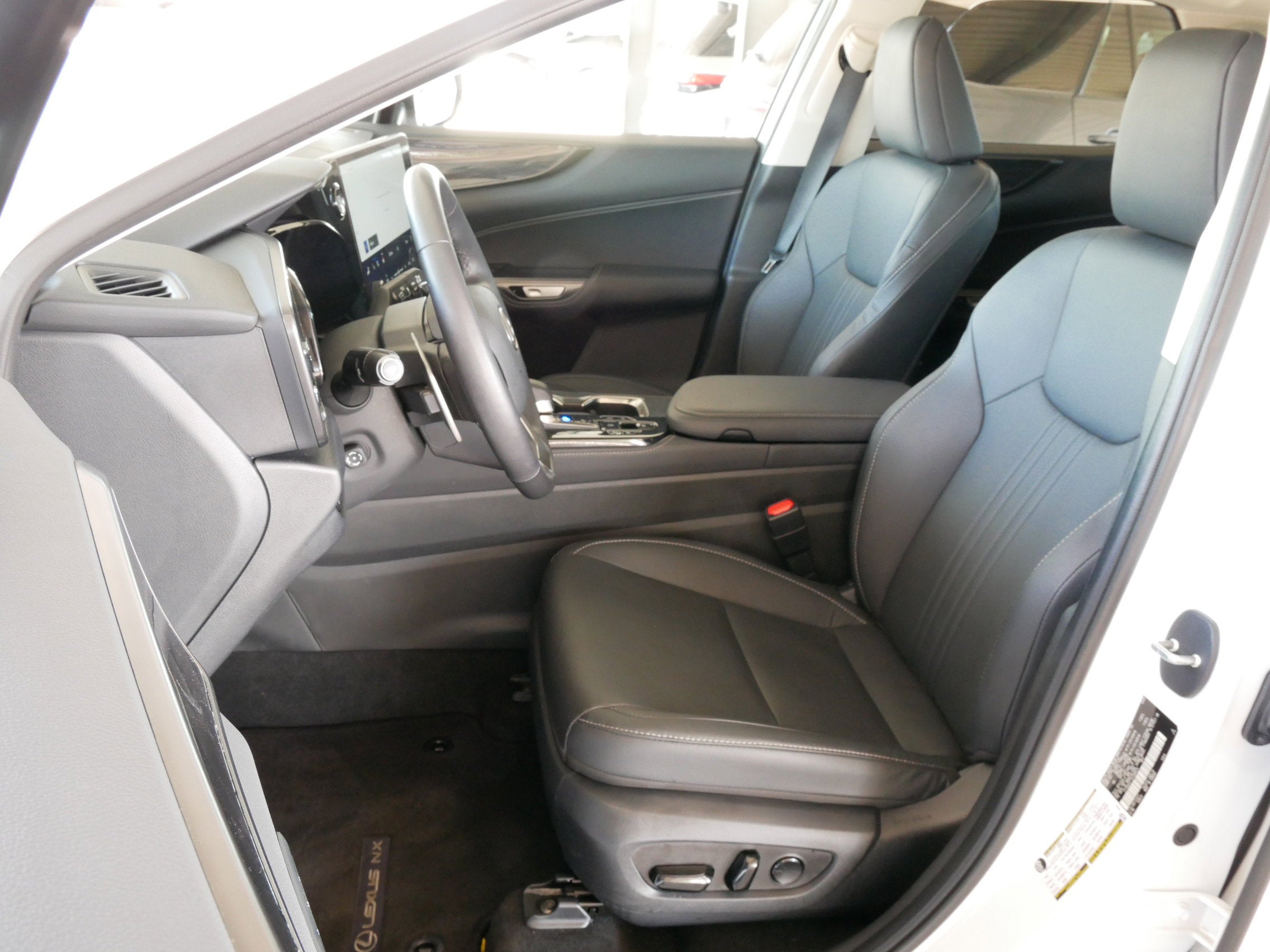 2025 Lexus NX 350 PREMIUM