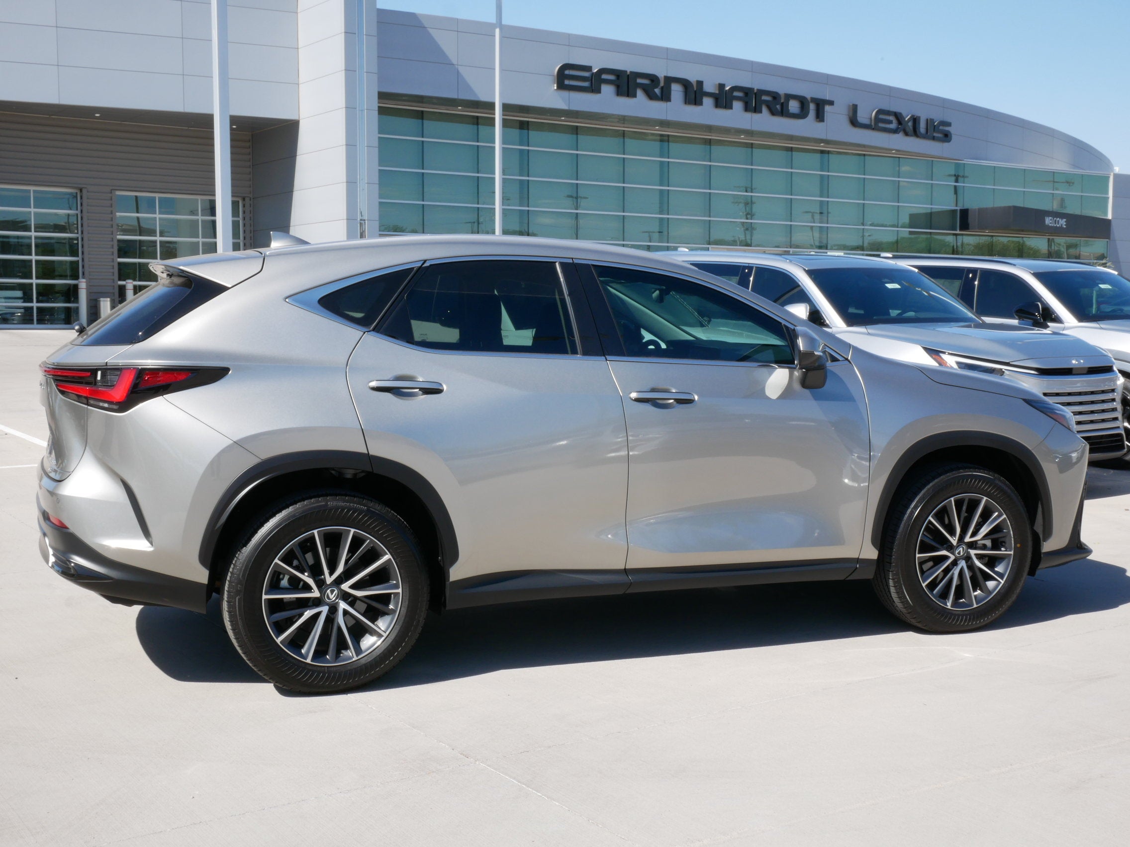 2025 Lexus NX 350h Premium