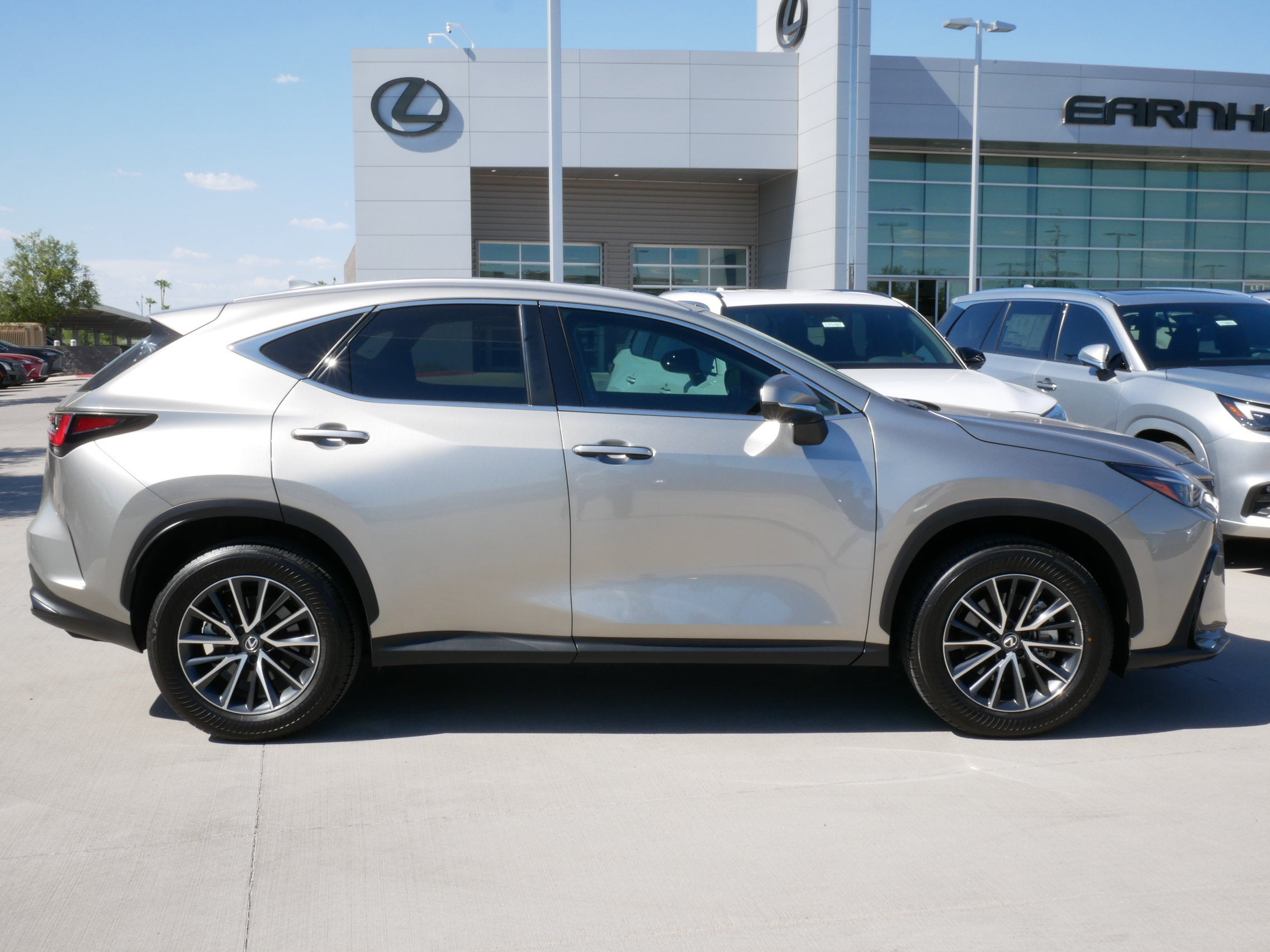 2025 Lexus NX 350h Premium