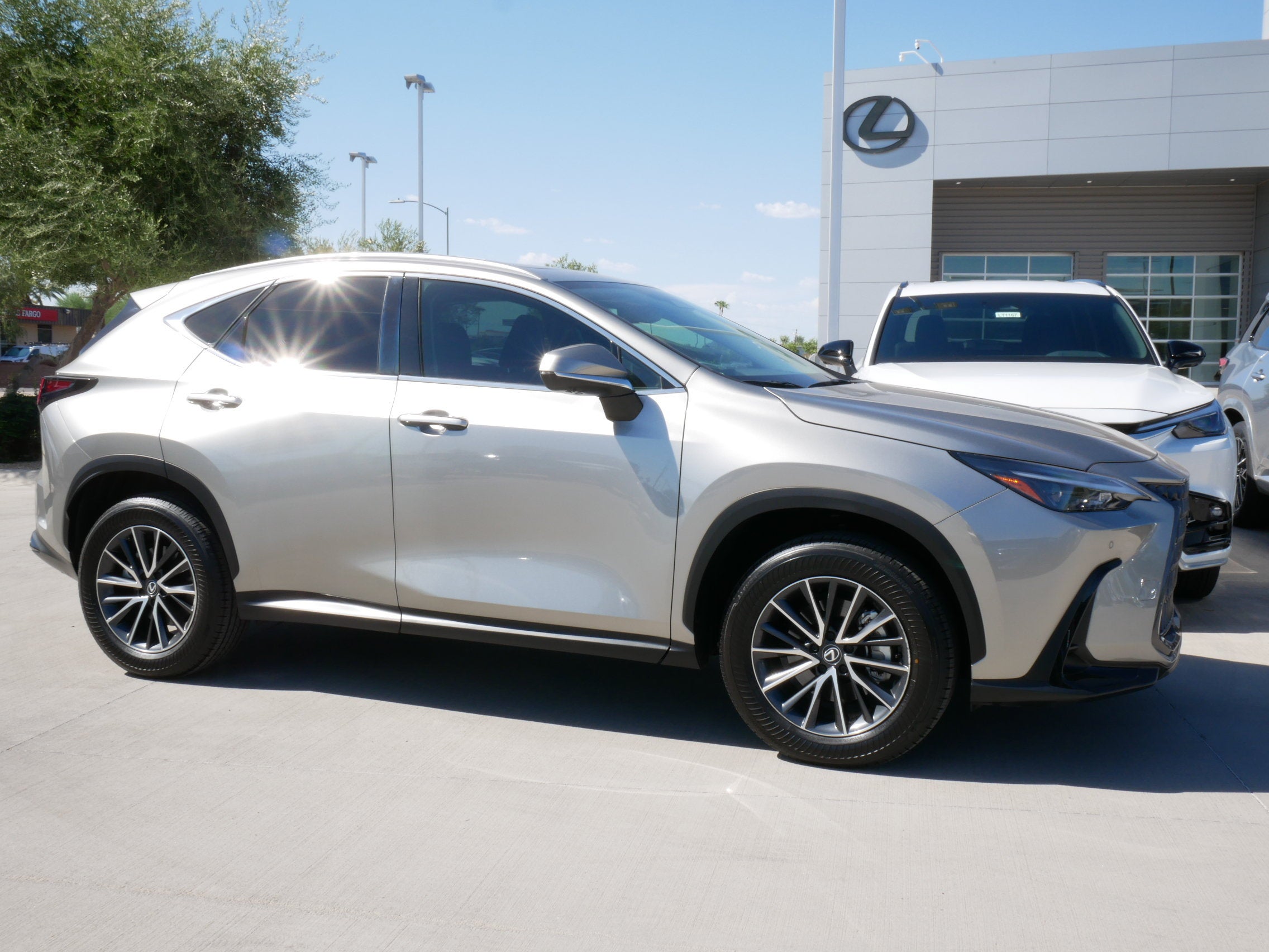 2025 Lexus NX 350h Premium