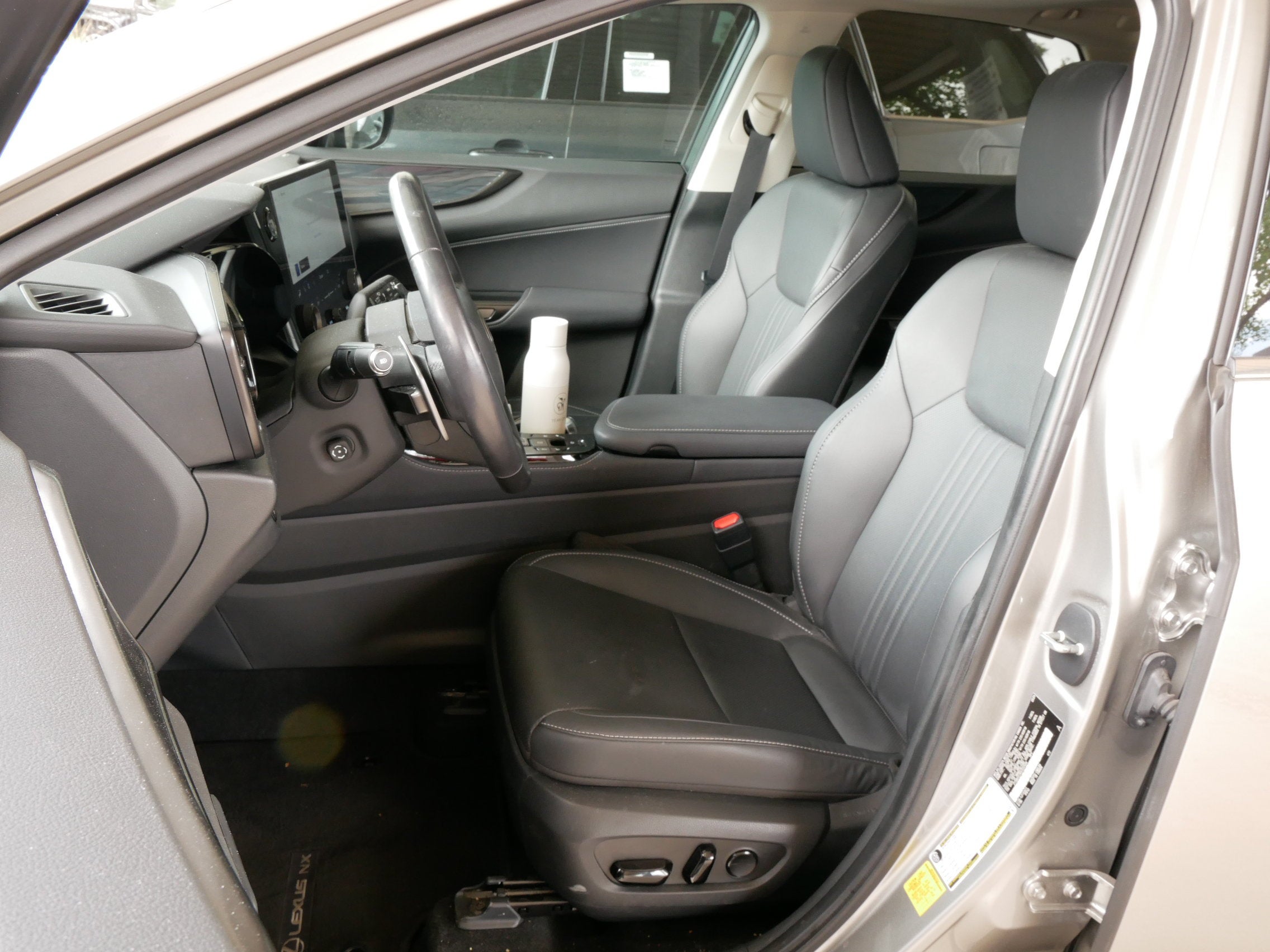 2025 Lexus NX 350h Premium