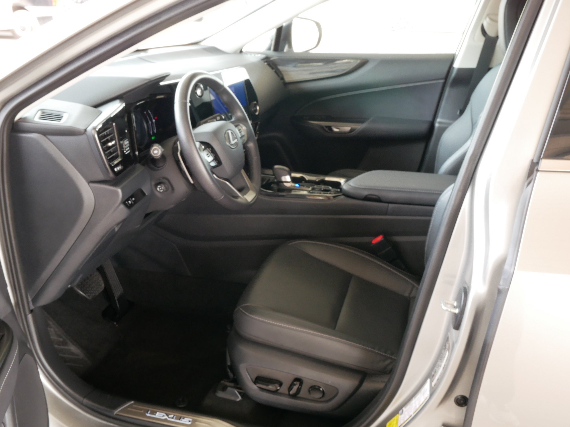 2026 Lexus NX 350h PREMIUM