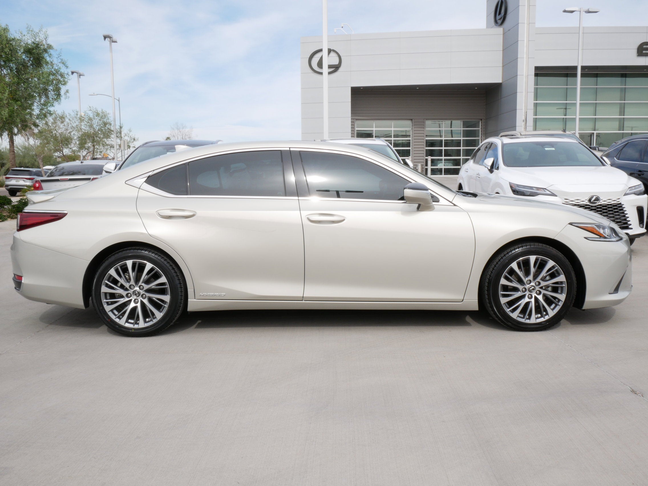 2019 Lexus ES 300h