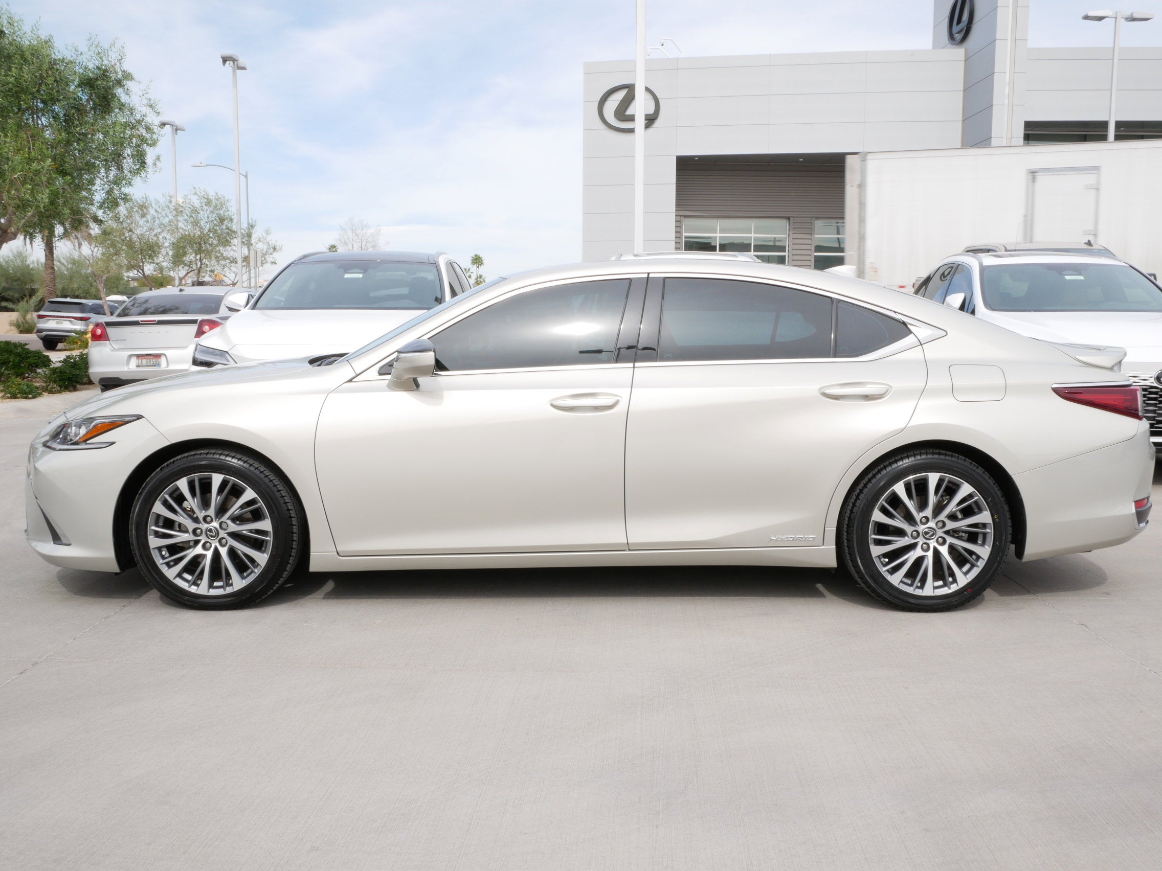 2019 Lexus ES 300h
