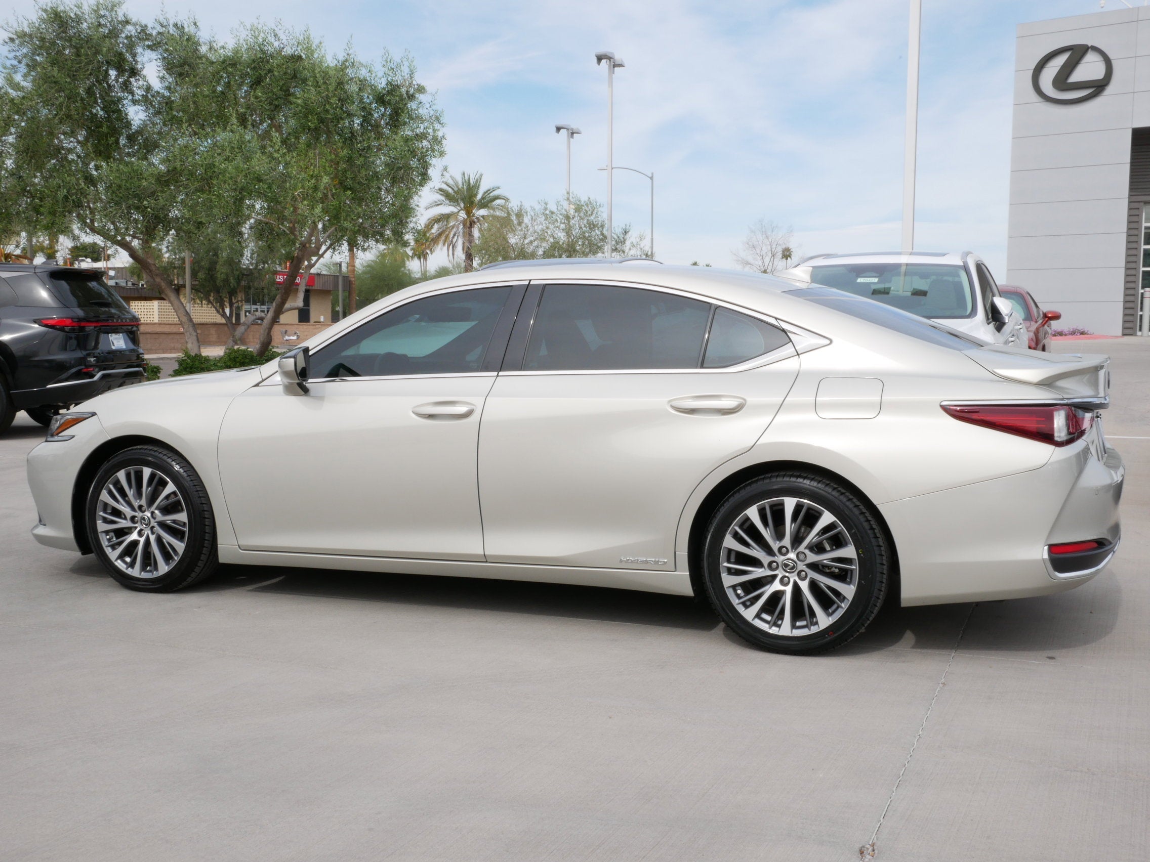 2019 Lexus ES 300h