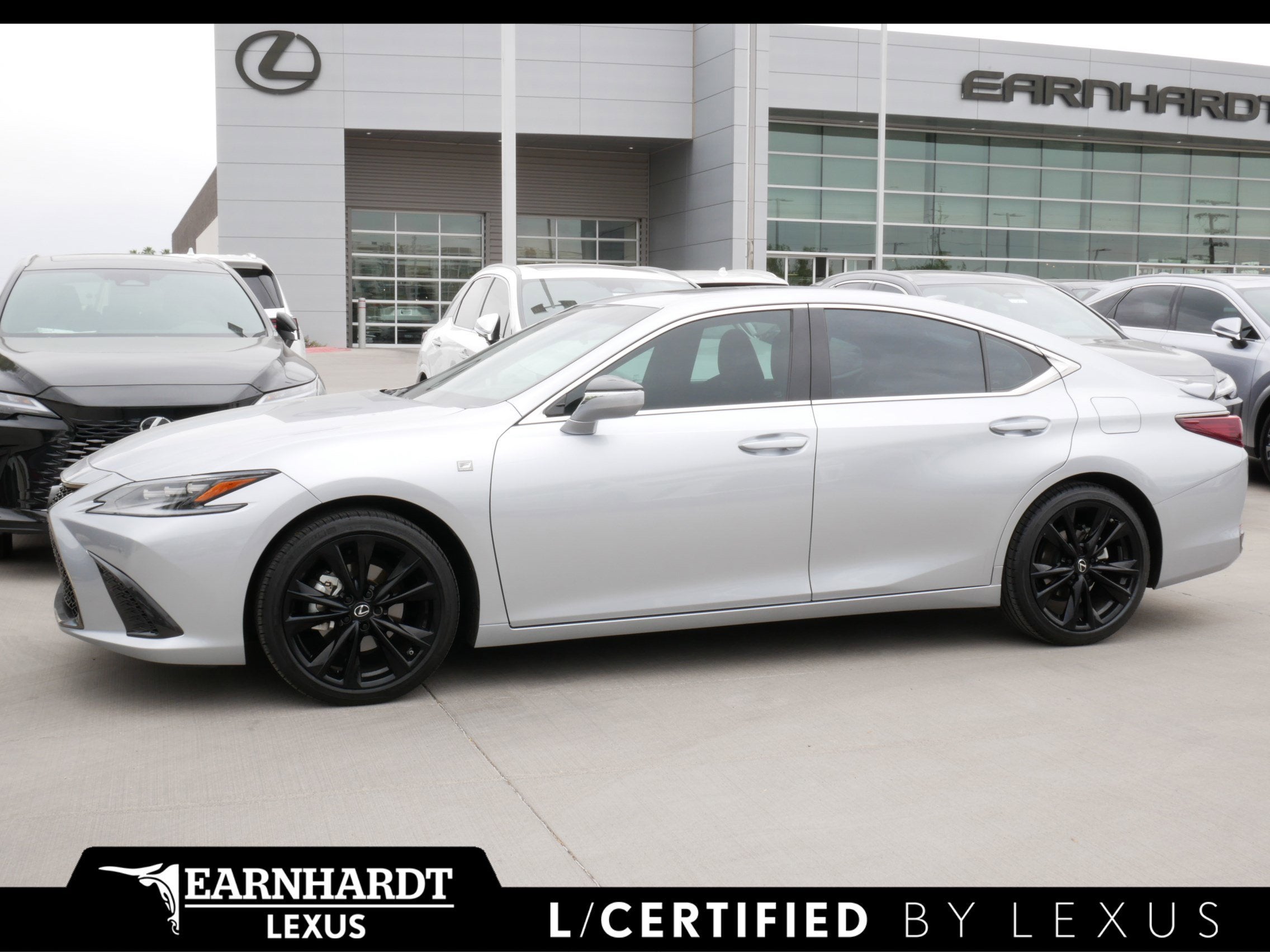 2023 Lexus ES 300h F SPORT Handling