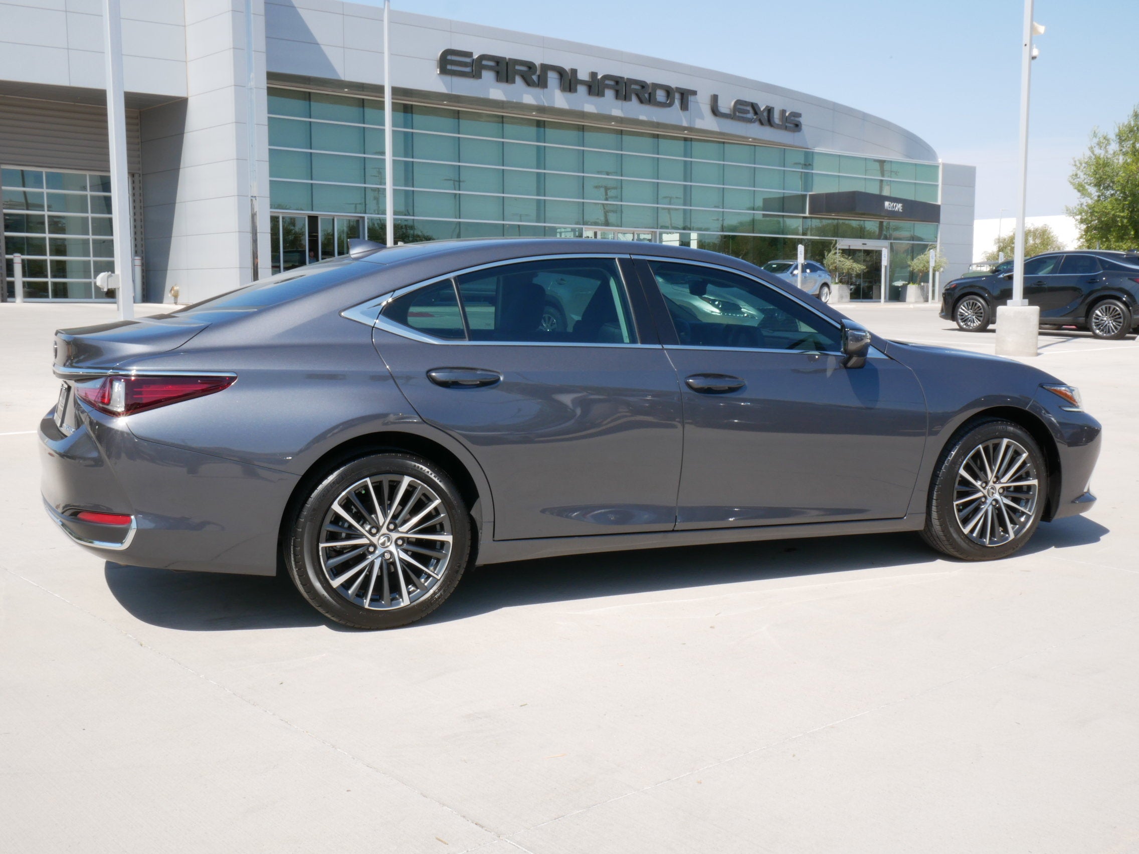 2023 Lexus ES 250
