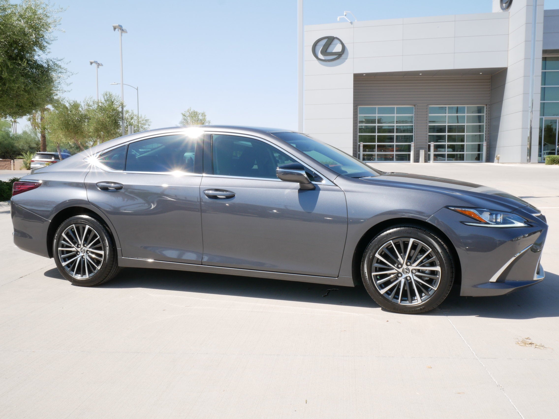 2023 Lexus ES 250