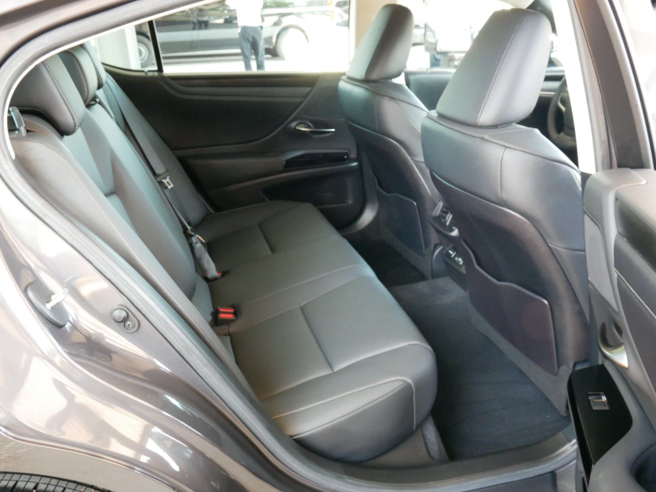 2023 Lexus ES 250