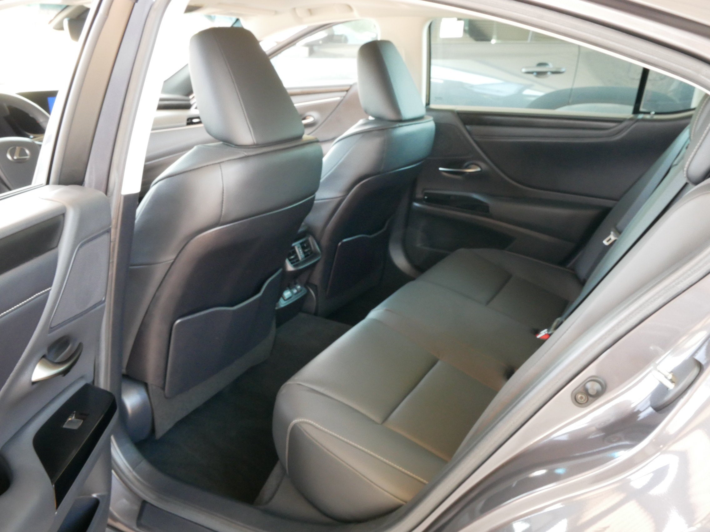 2023 Lexus ES 250