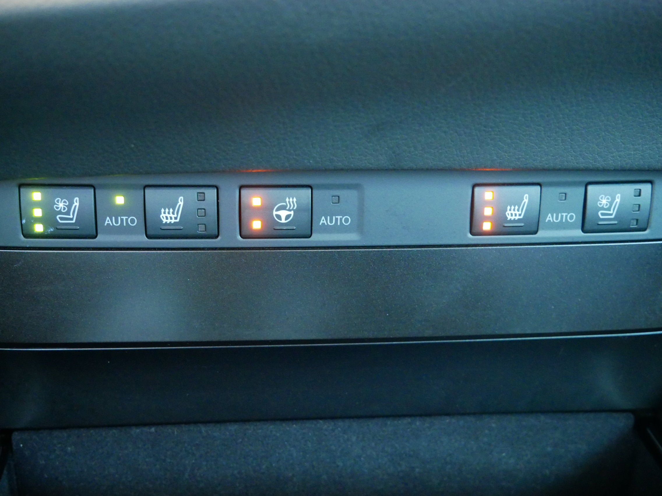 2023 Lexus ES 250