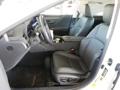 2025 Lexus ES 300h