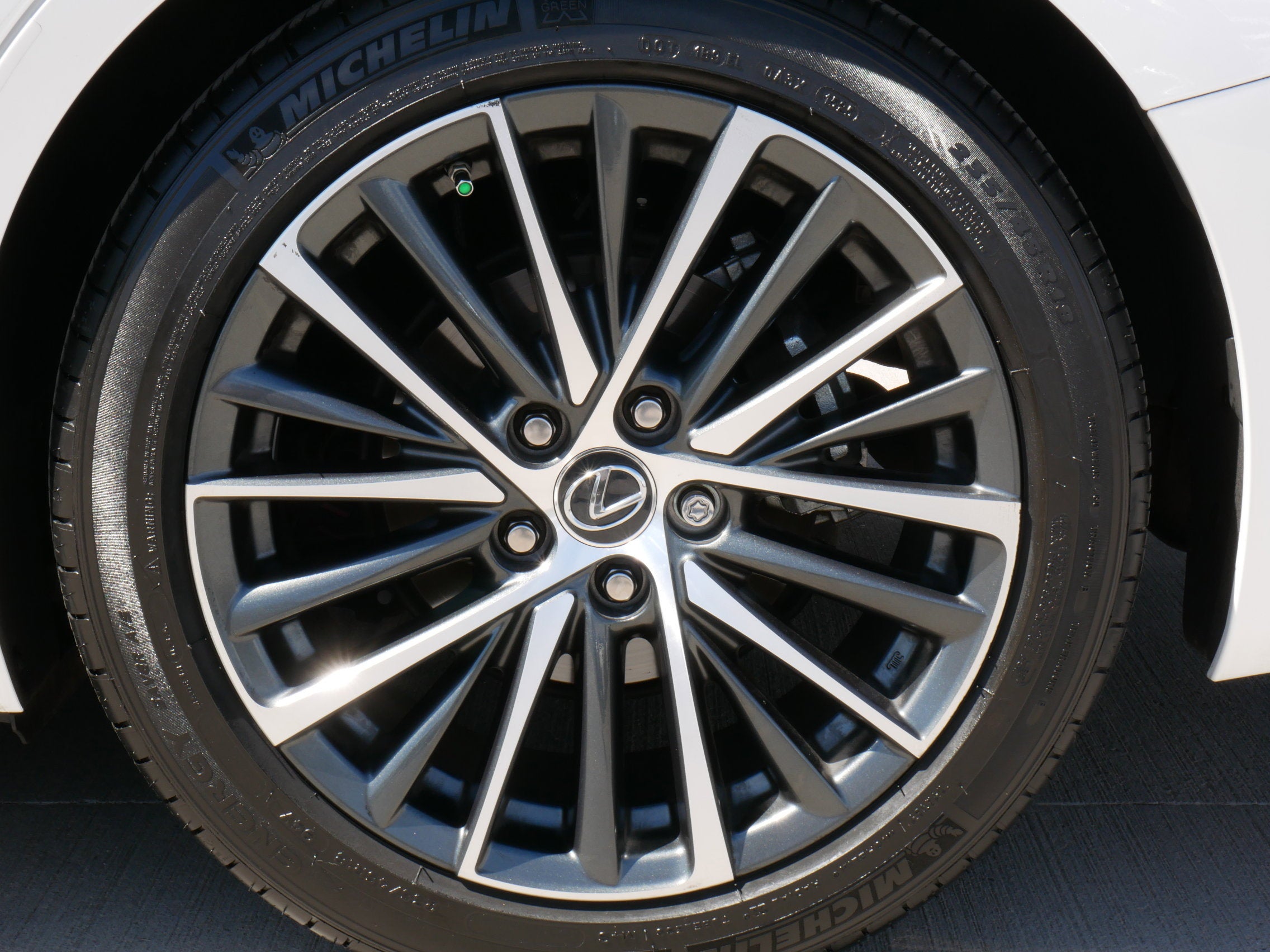 2025 Lexus ES 300h ES 300h