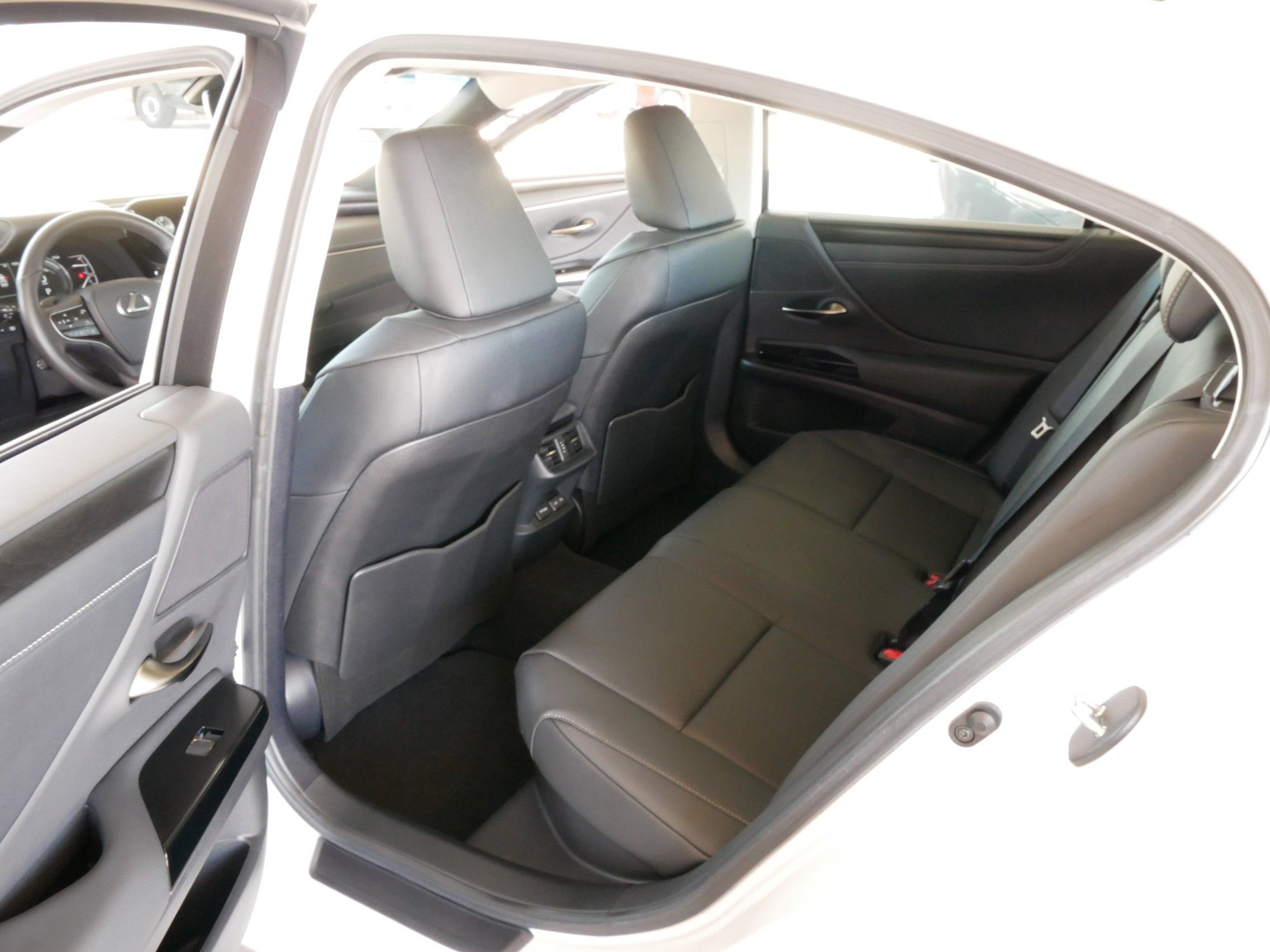 2025 Lexus ES 300h ES 300h