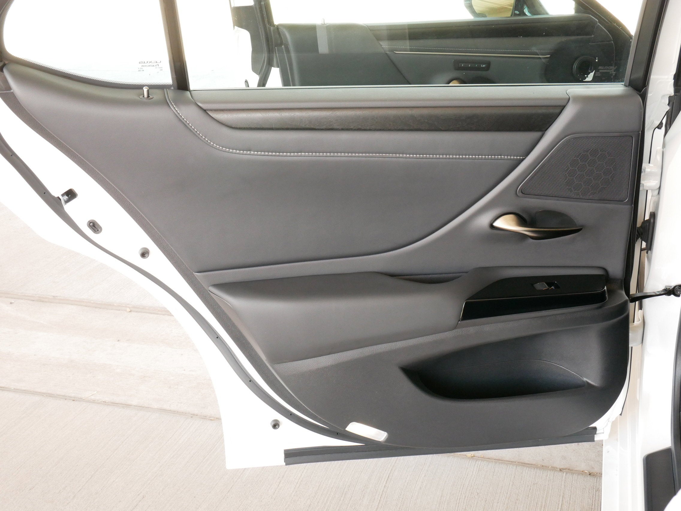 2025 Lexus ES 300h ES 300h