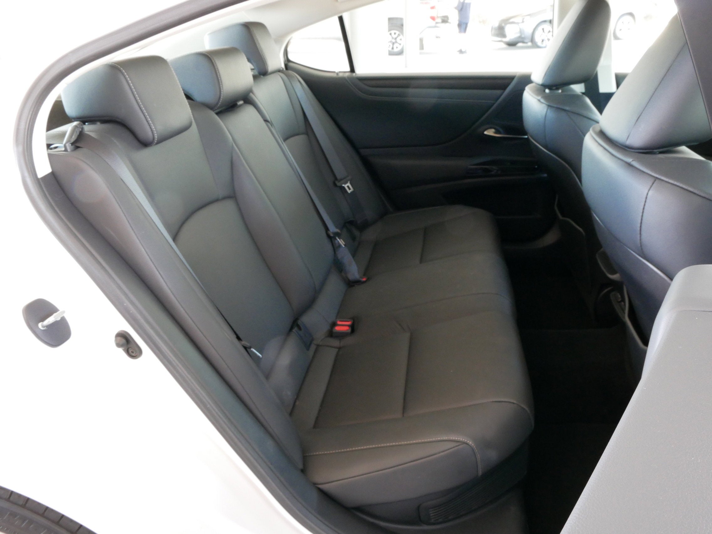 2025 Lexus ES 300h