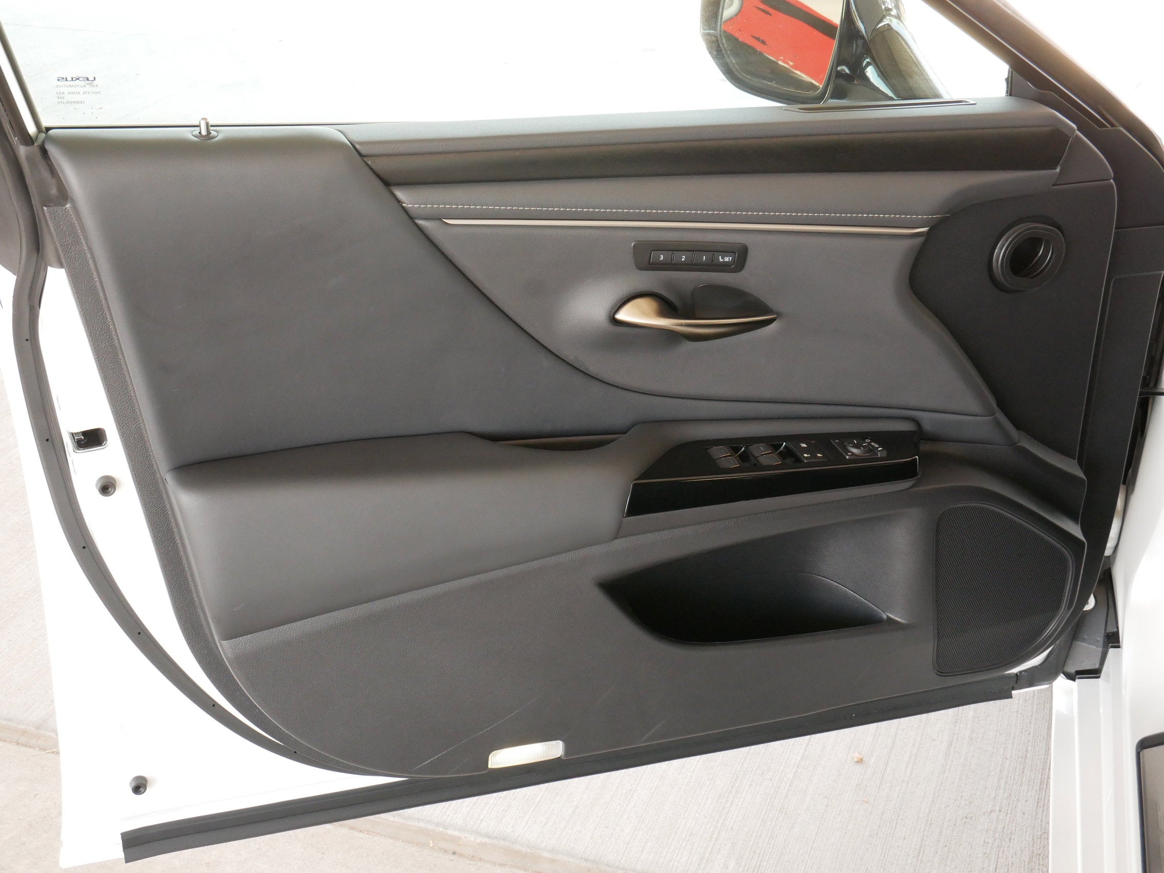 2025 Lexus ES 300h ES 300h