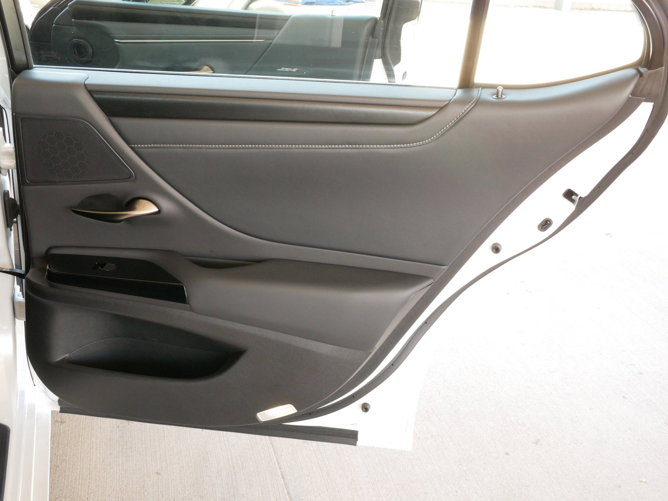 2025 Lexus ES 300h ES 300h