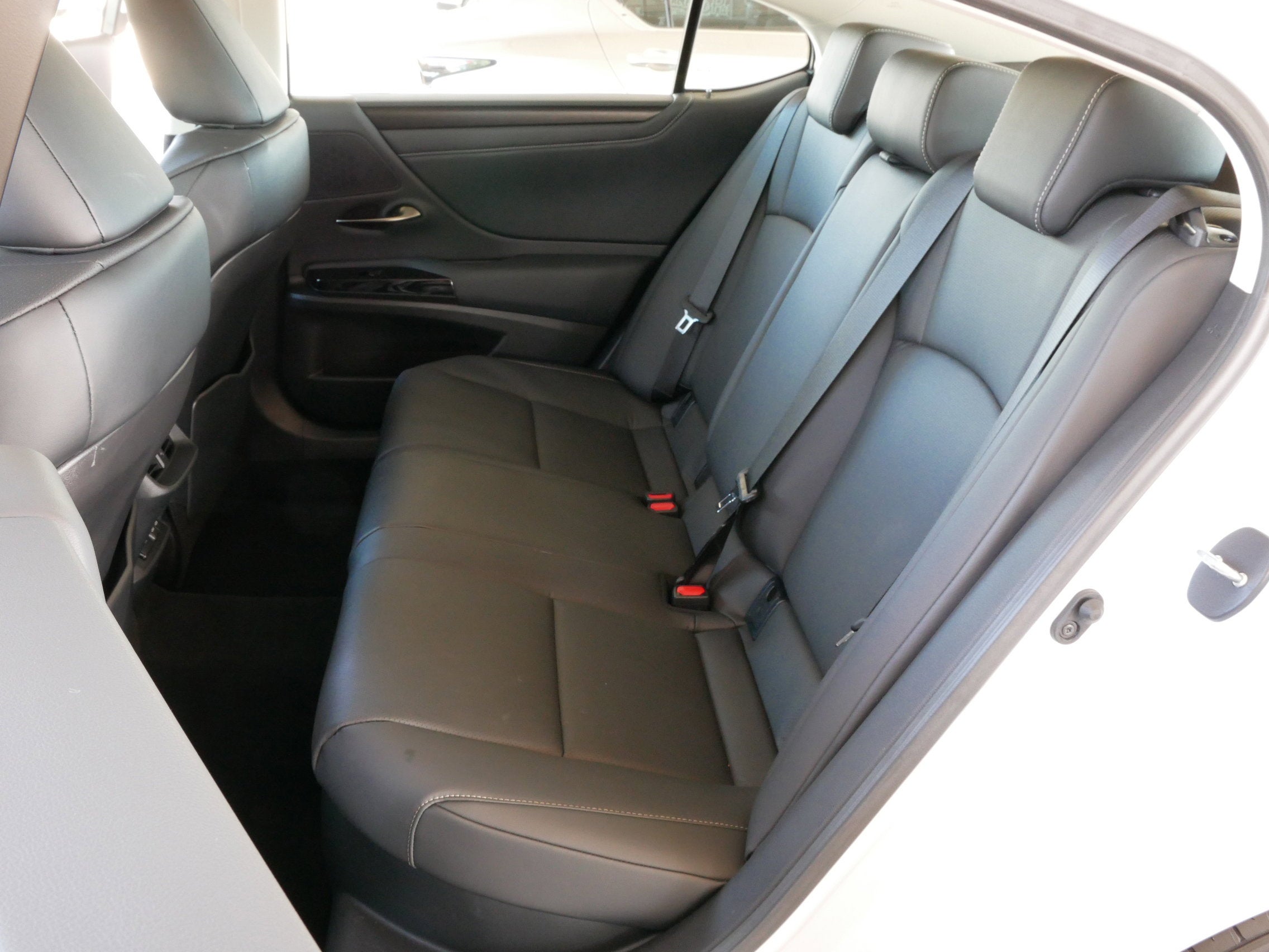 2025 Lexus ES 300h ES 300h