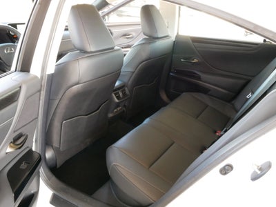 2025 Lexus ES 300h ES 300h