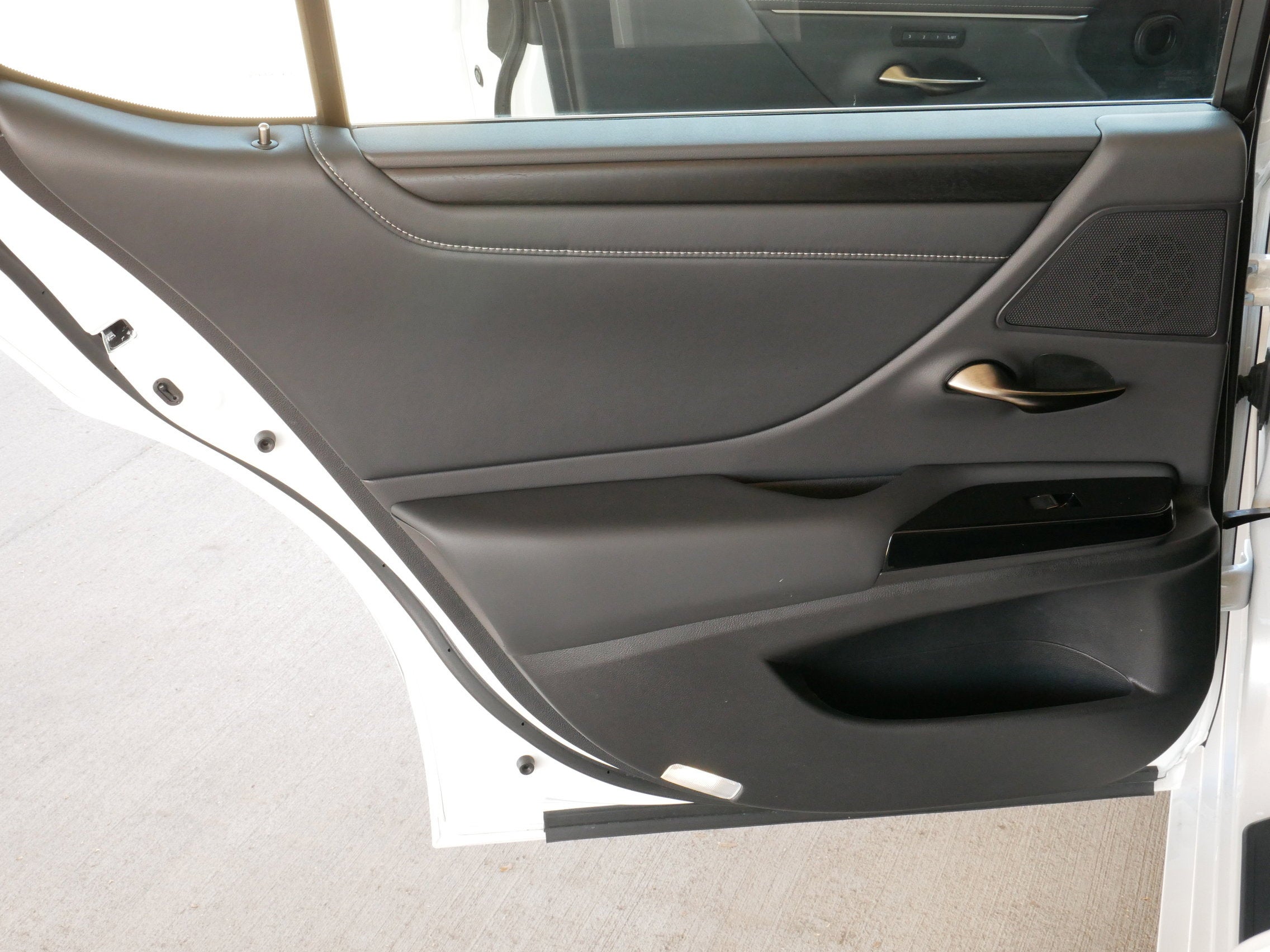 2025 Lexus ES 300h ES 300h