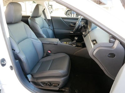 2025 Lexus ES 300h ES 300h