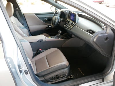 2025 Lexus ES 300h ES 300h