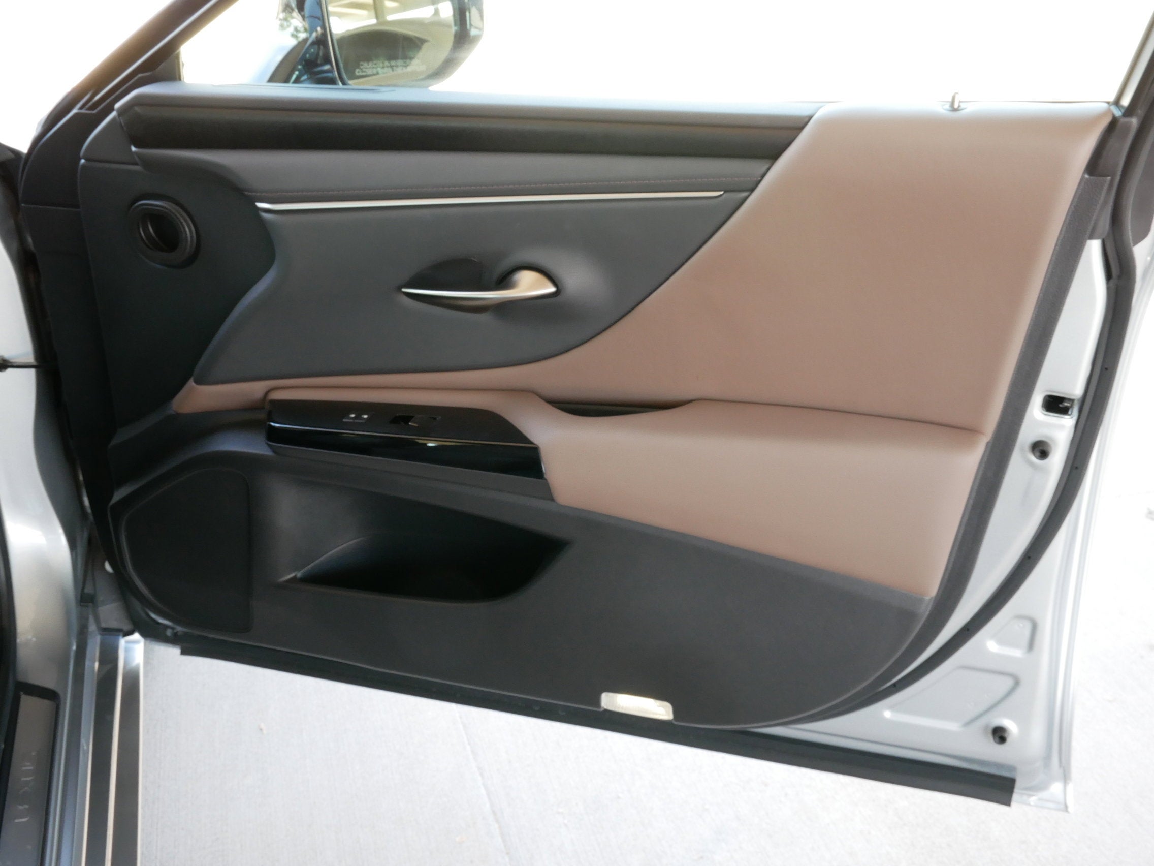 2025 Lexus ES 300h ES 300h