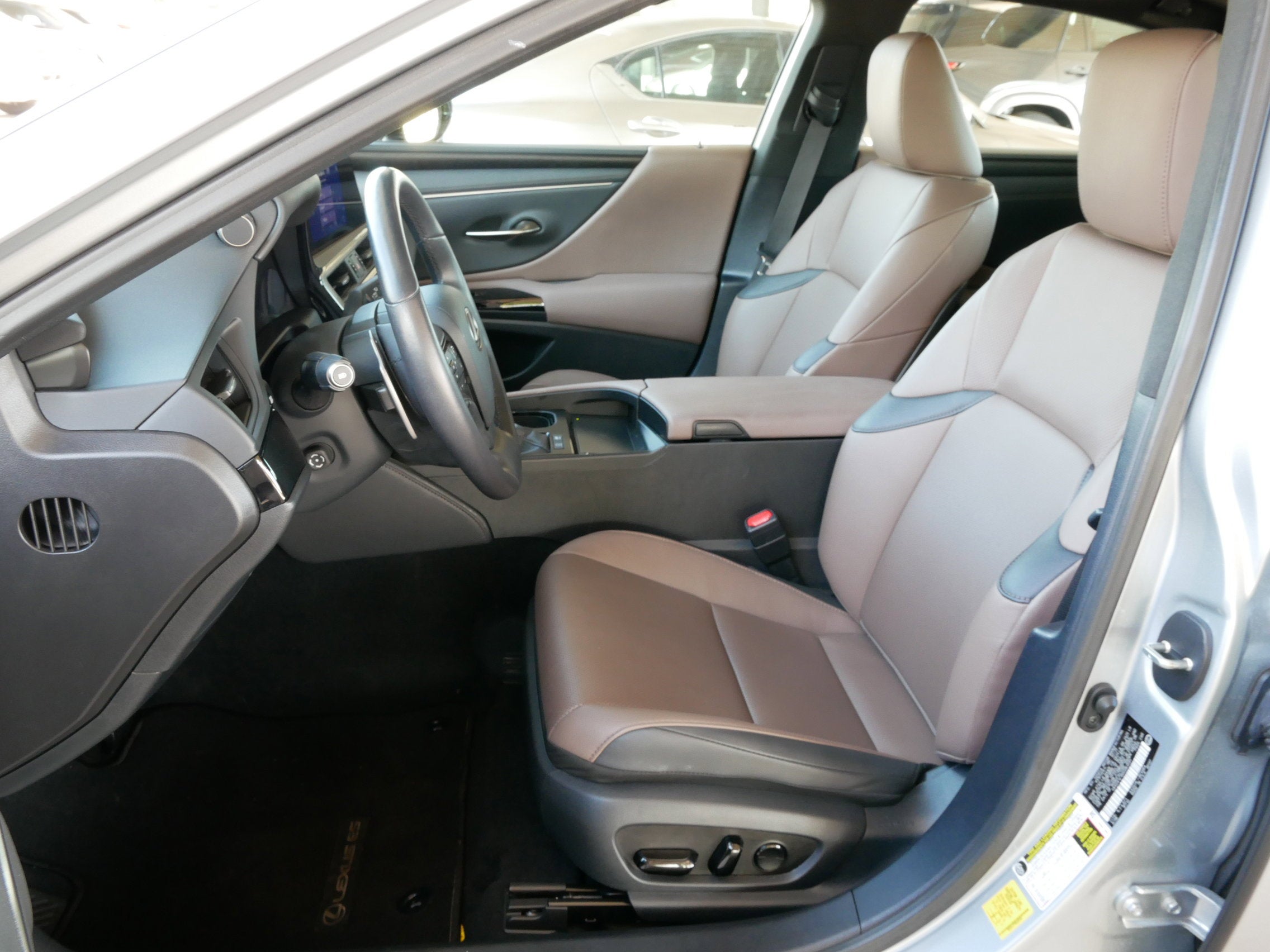 2025 Lexus ES 300h ES 300h