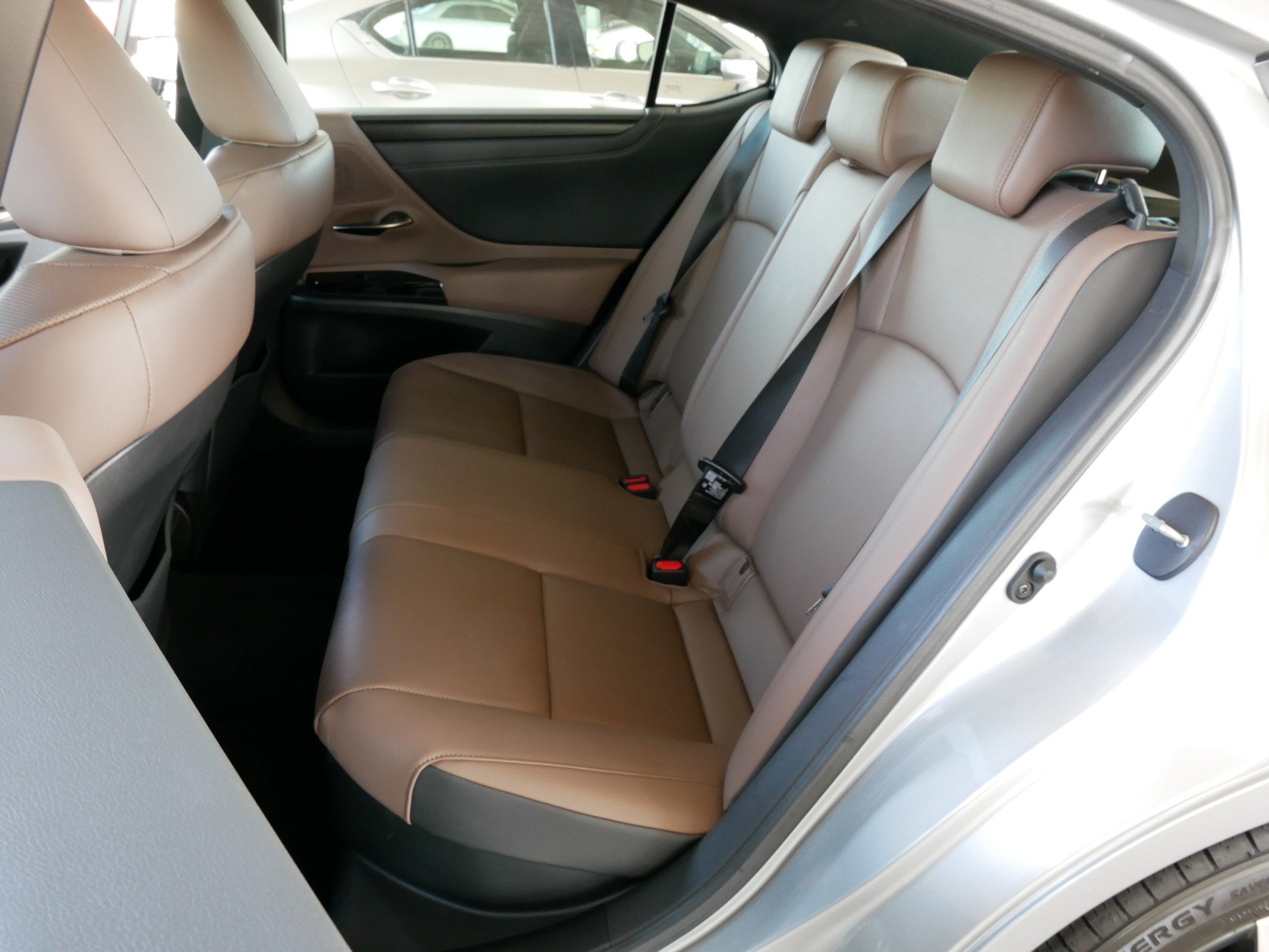 2025 Lexus ES 300h ES 300h