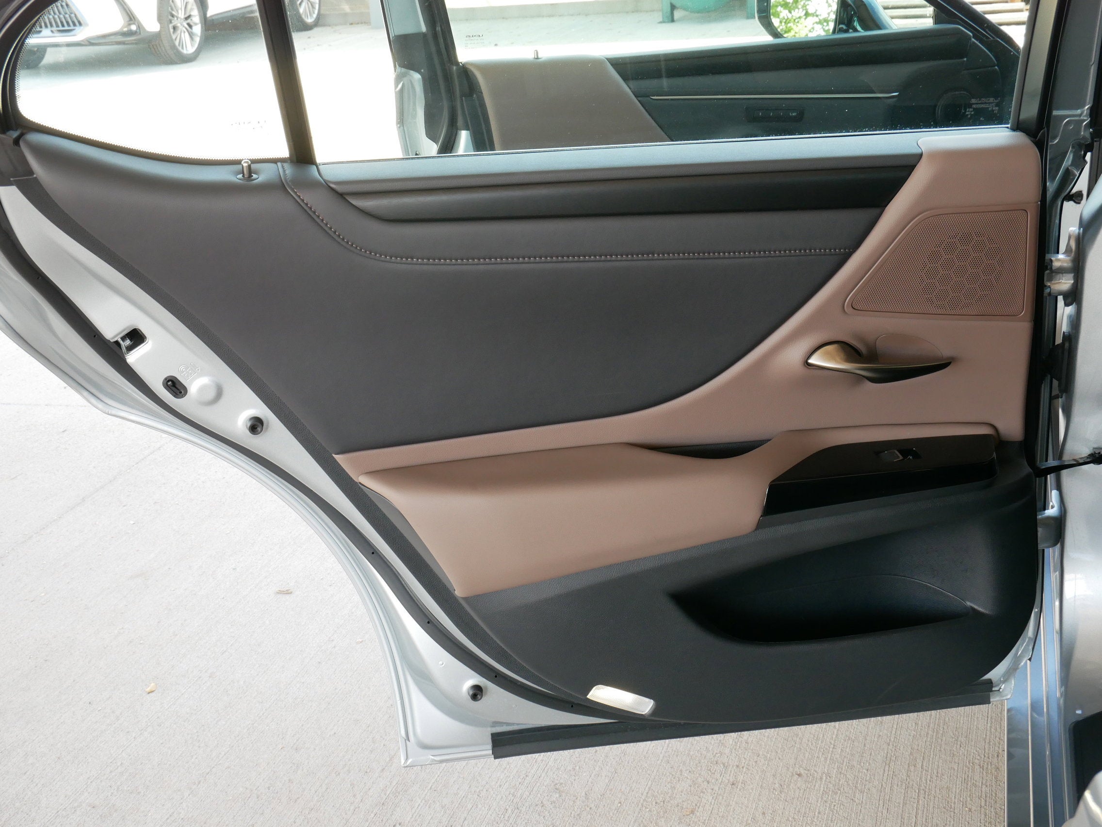 2025 Lexus ES 300h ES 300h