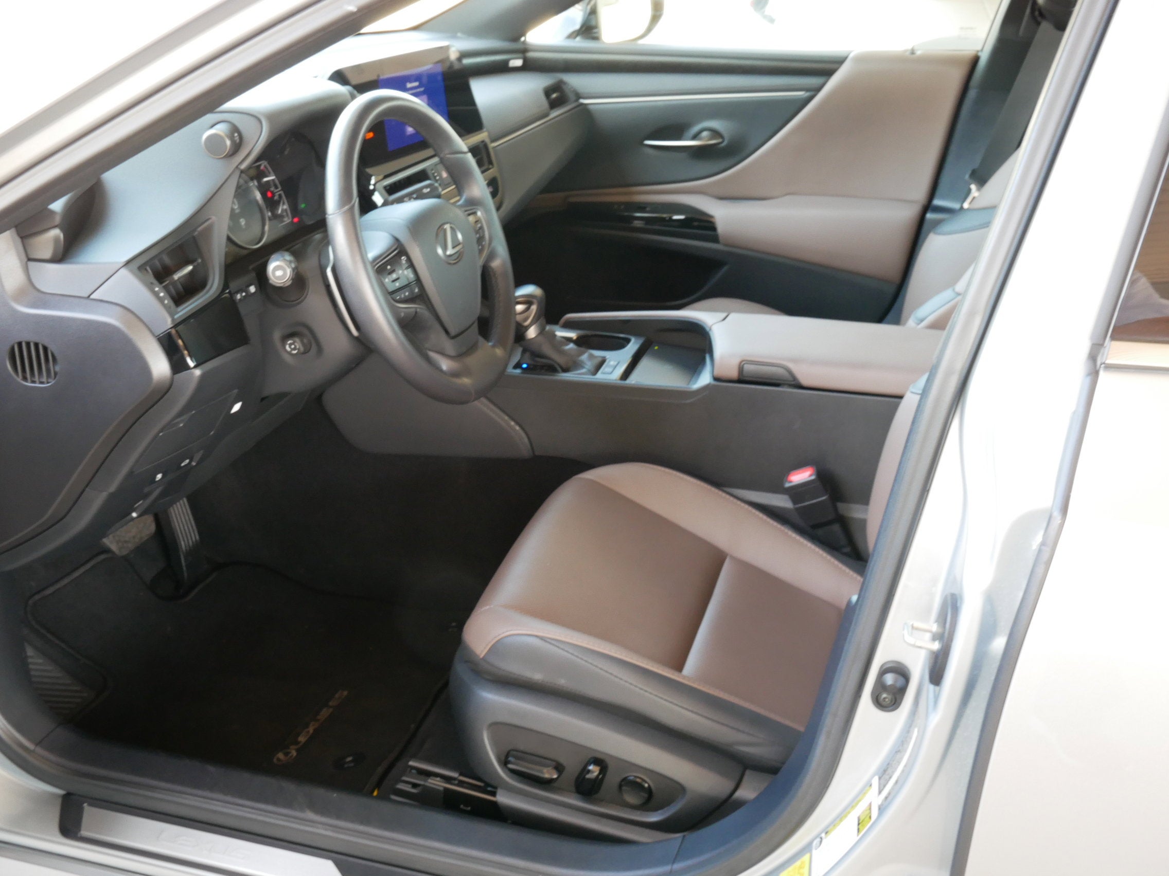 2025 Lexus ES 300h ES 300h