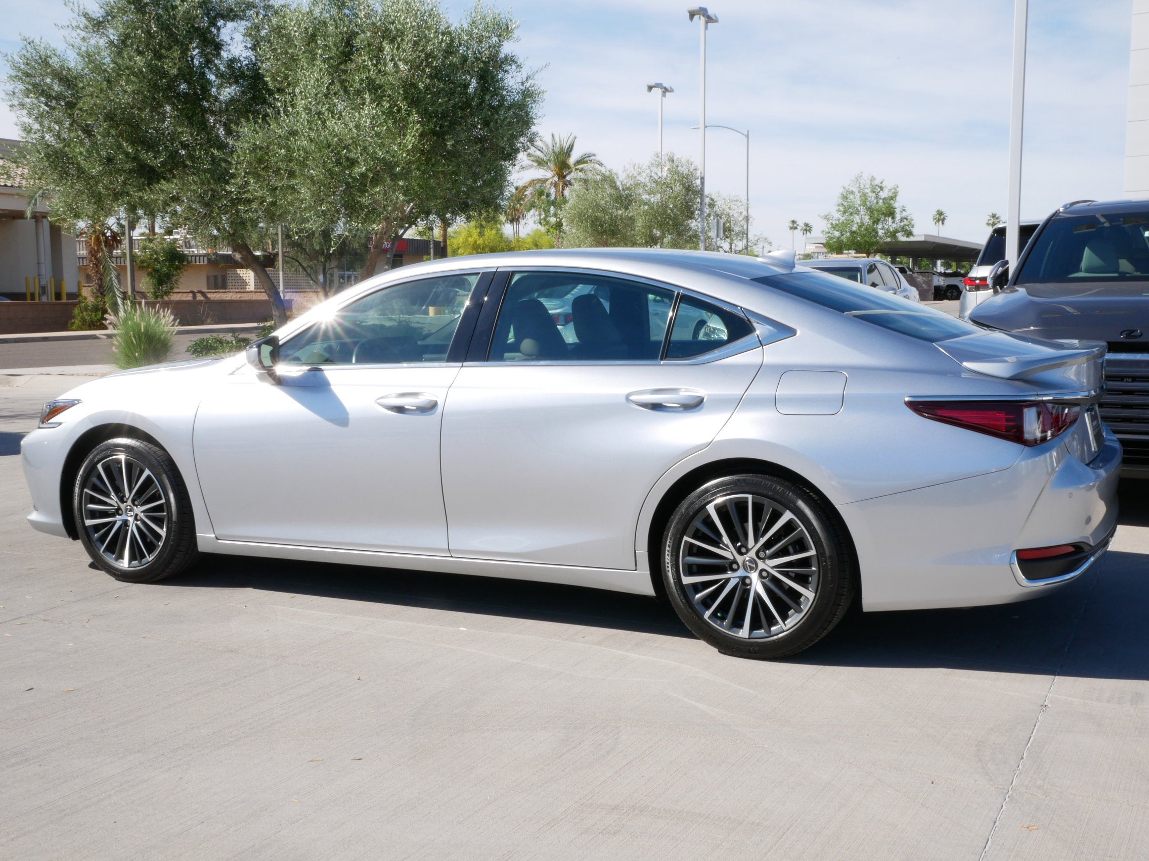 2025 Lexus ES 300h ES 300h