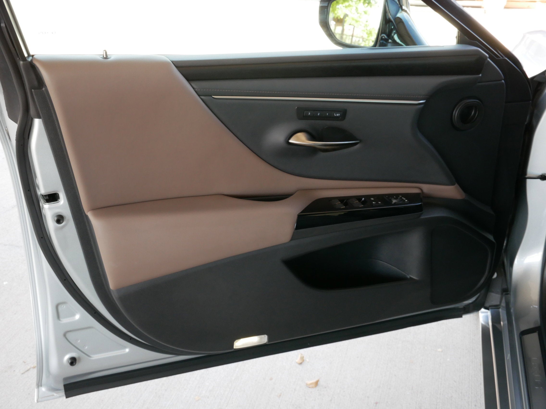 2025 Lexus ES 300h ES 300h