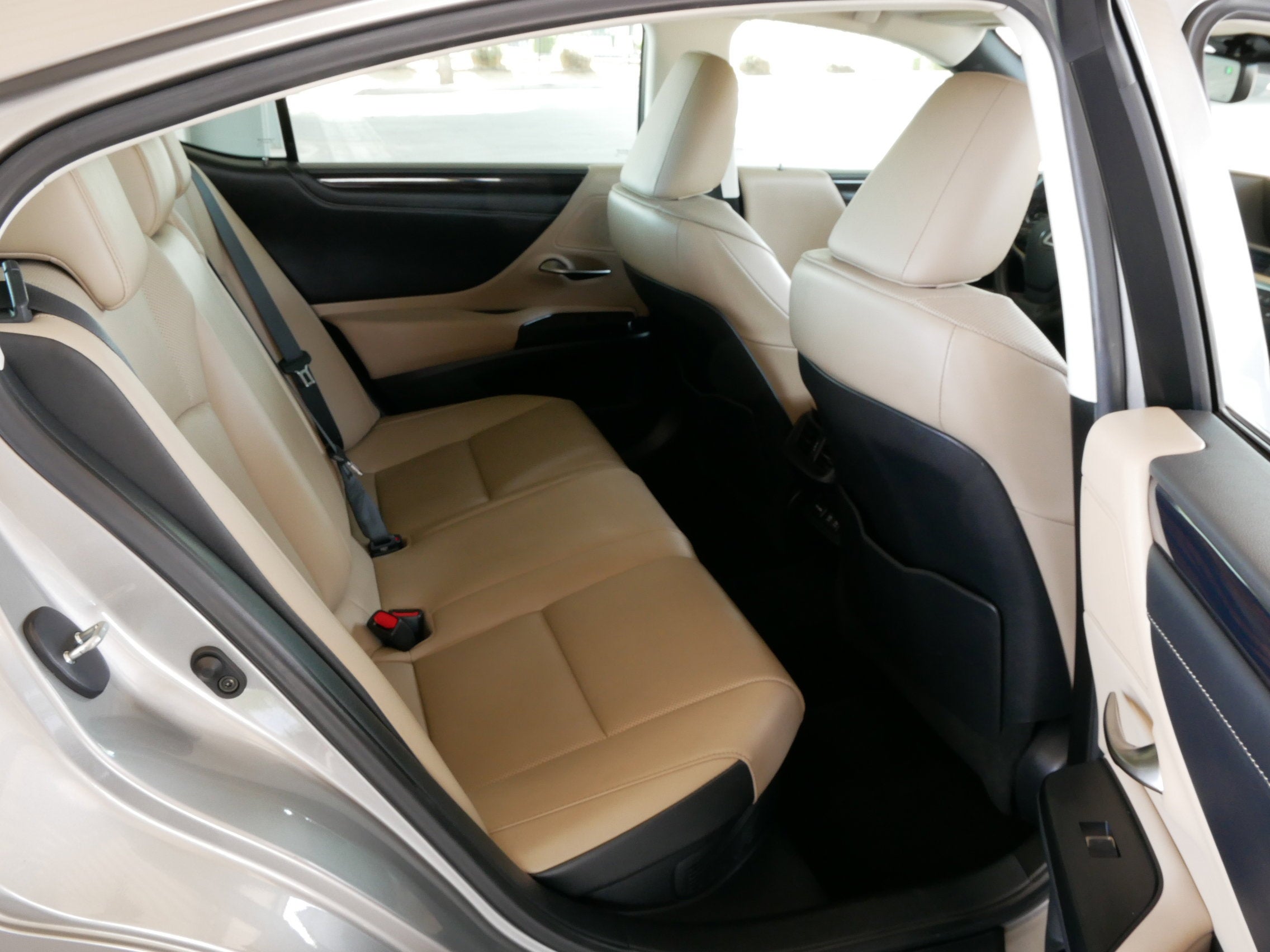 2021 Lexus ES 300h 300h