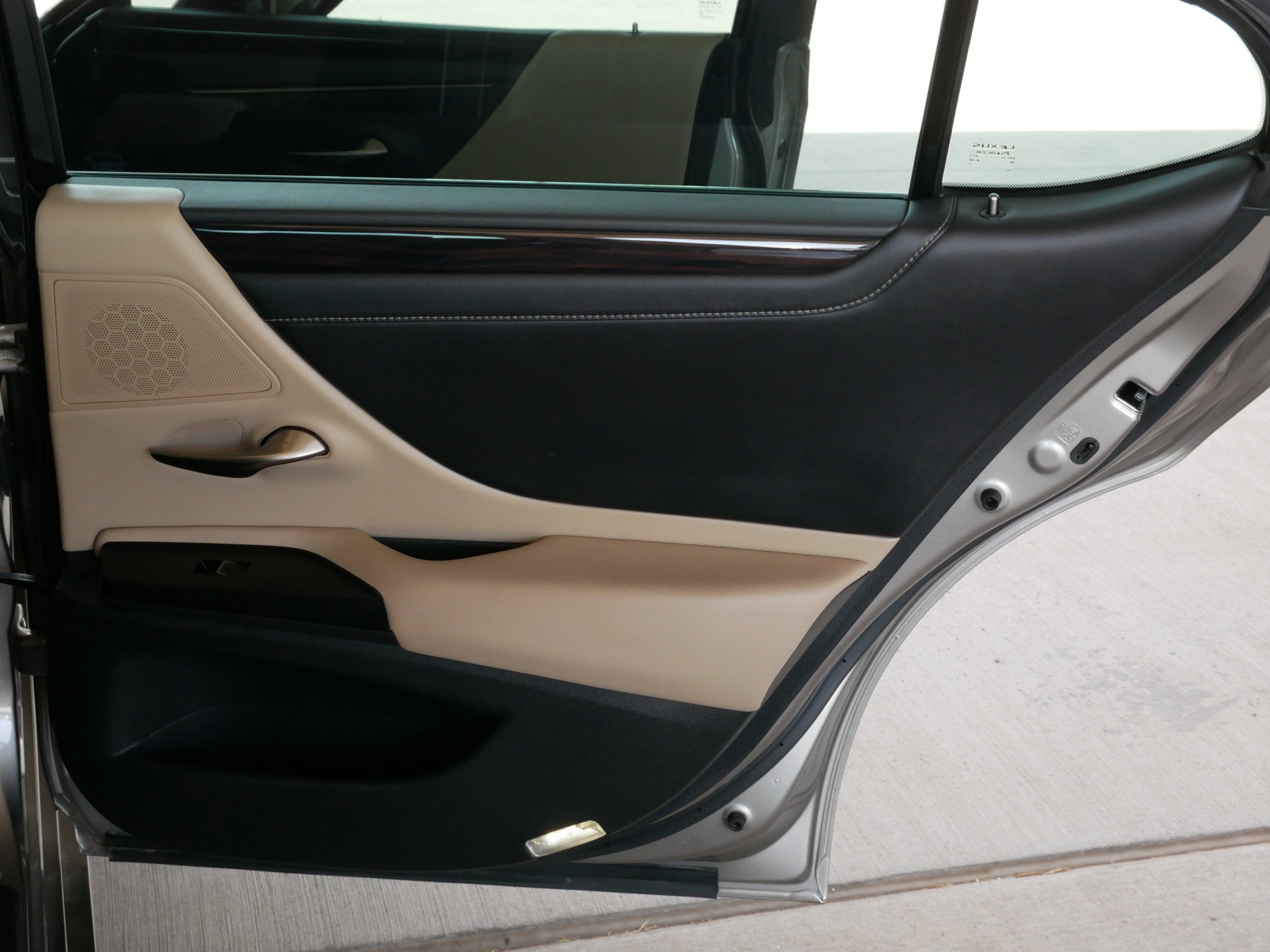 2021 Lexus ES 300h 300h