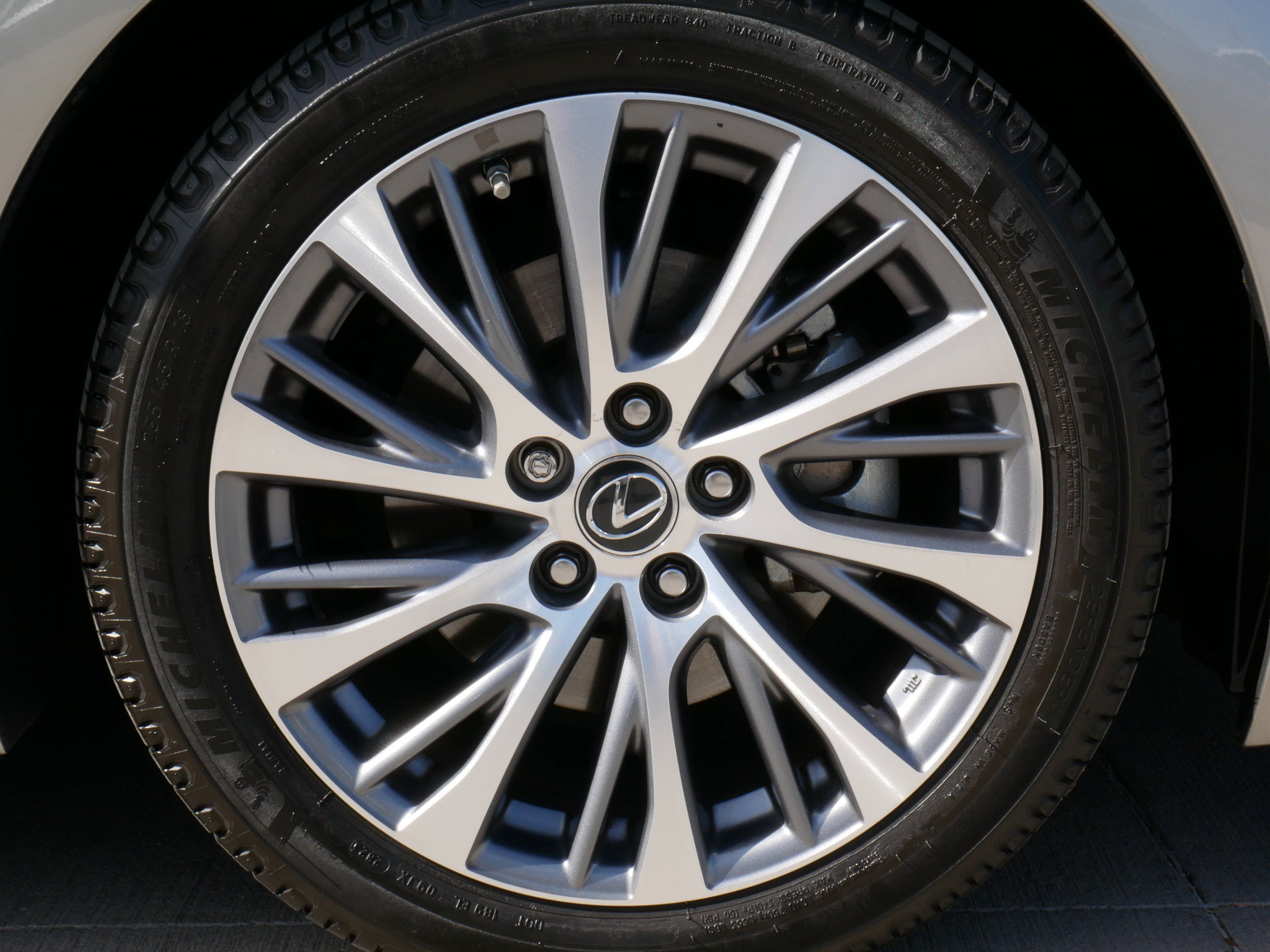 2021 Lexus ES 300h 300h